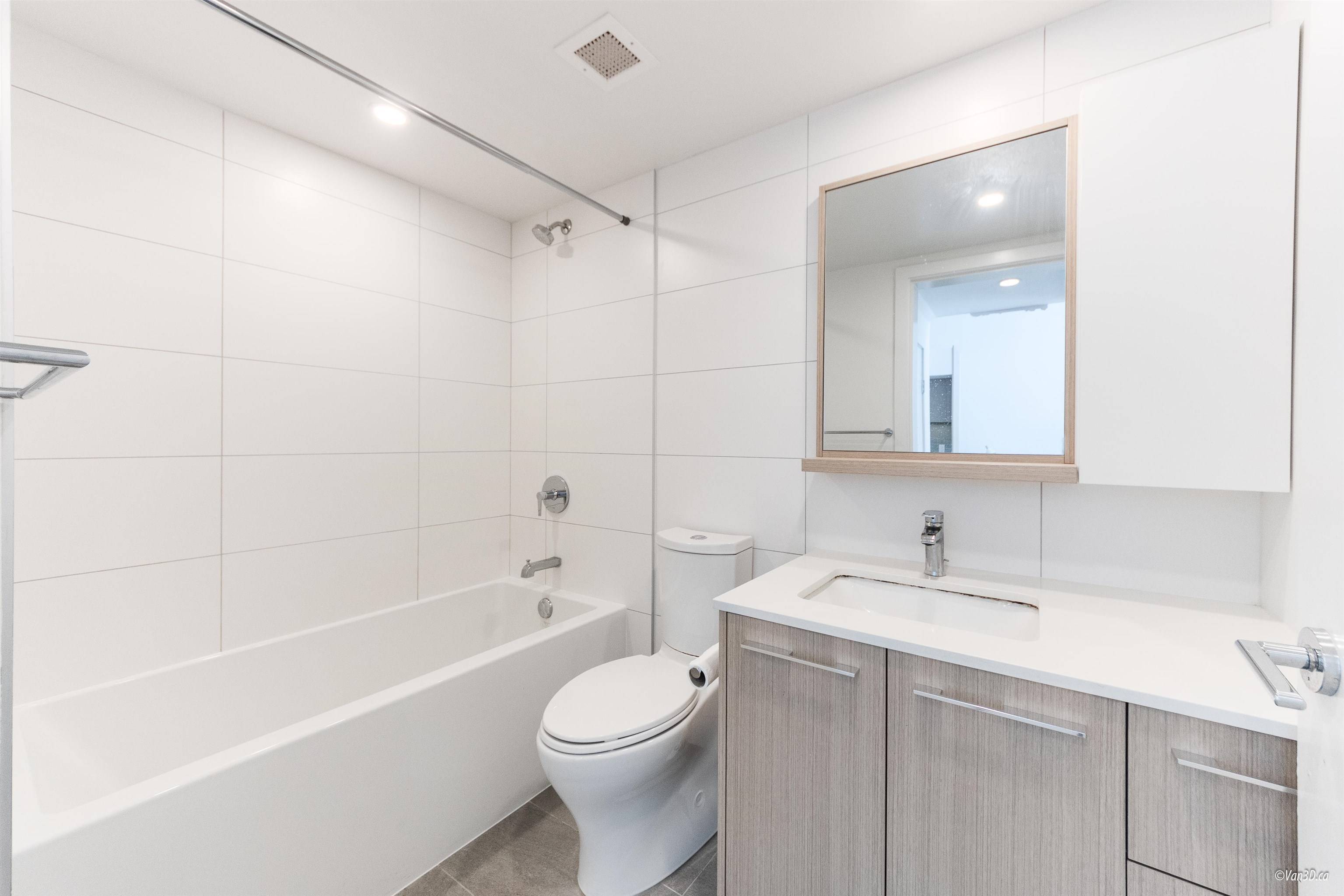 Burnaby, BC V5A 0G4,9888 University CRES #305