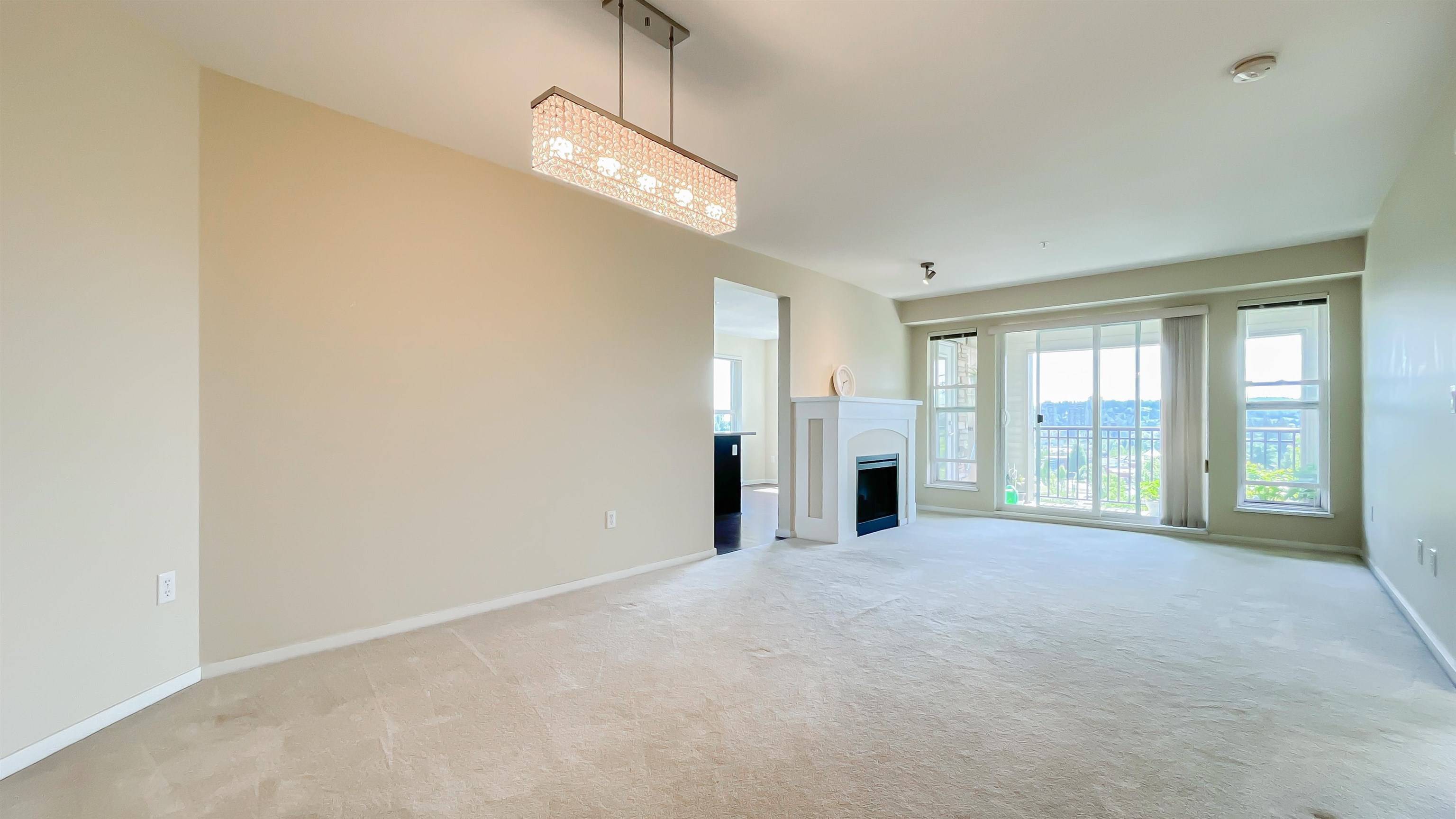 Coquitlam, BC V3E 0A2,3050 Dayanee Springs BLVD #203