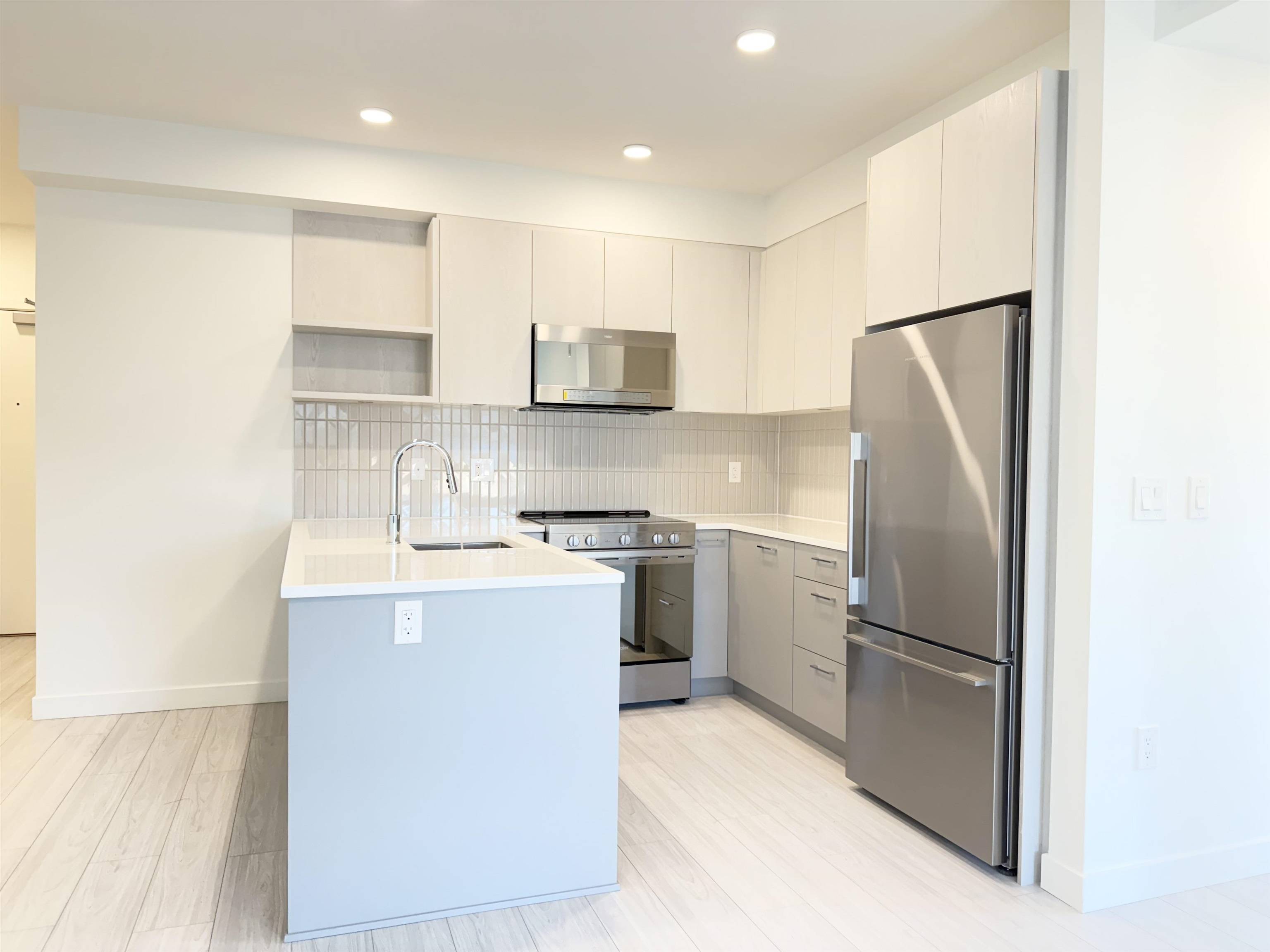 Surrey, BC V3T 0T5,10777 138 ST #505