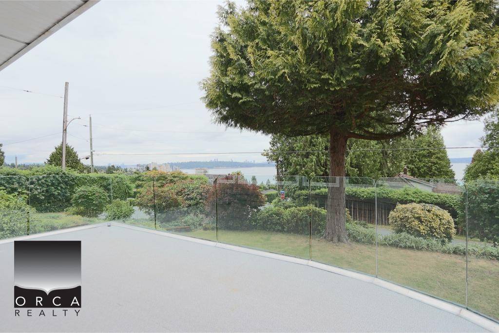 West Vancouver, BC V7V 2G3,2605 Lawson AVE