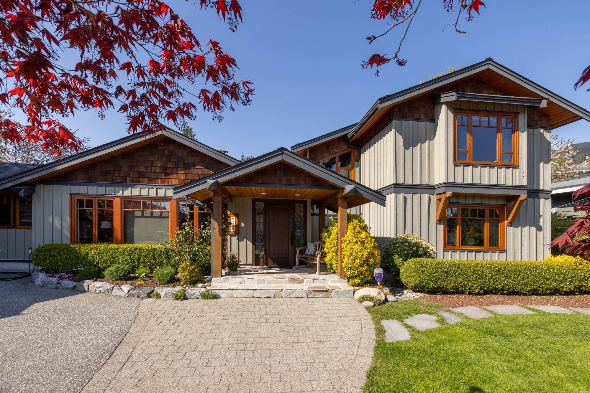 North Vancouver, BC V7R 1X7,986 Tudor AVE