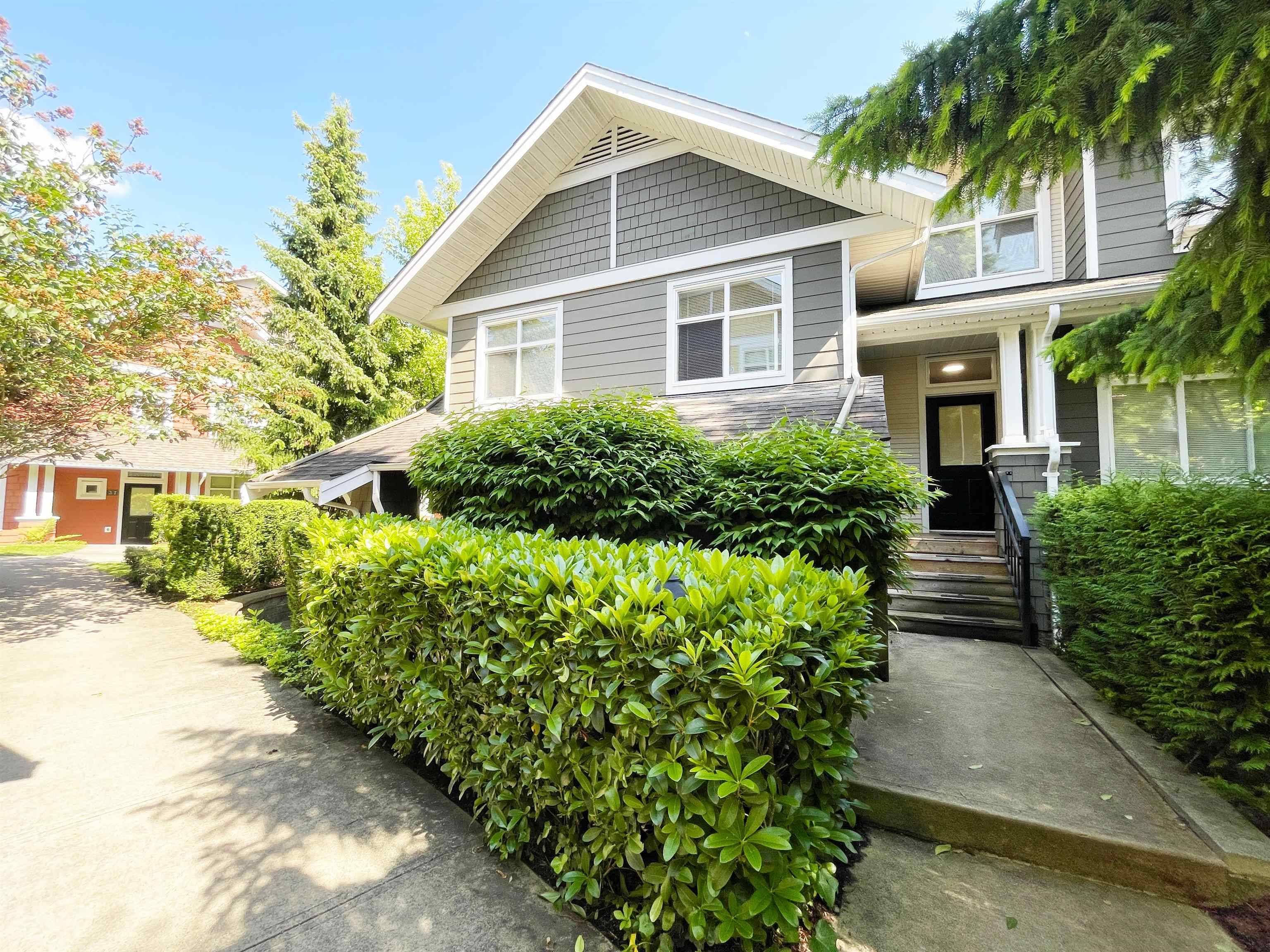 Burnaby, BC V3N 5E4,6878 Southpoint DR #68