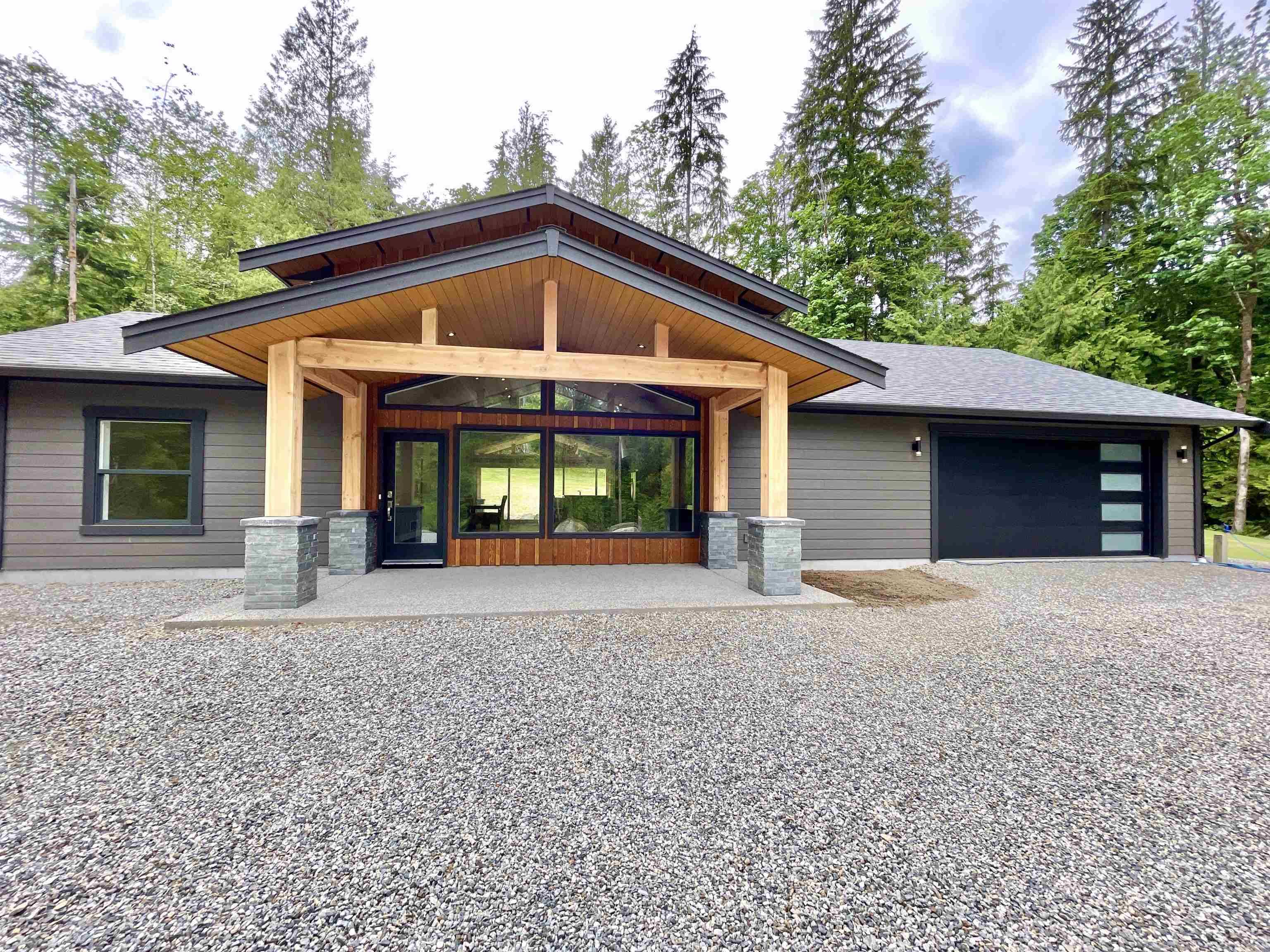 Langdale, BC V0N 1V6,2061 Twin Creeks RD