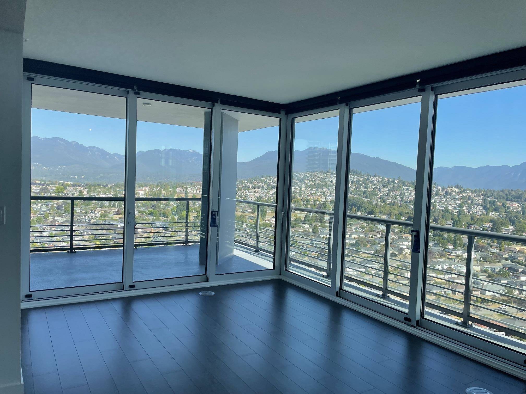 Burnaby, BC V5C 0M8,4720 Lougheed HWY #3403