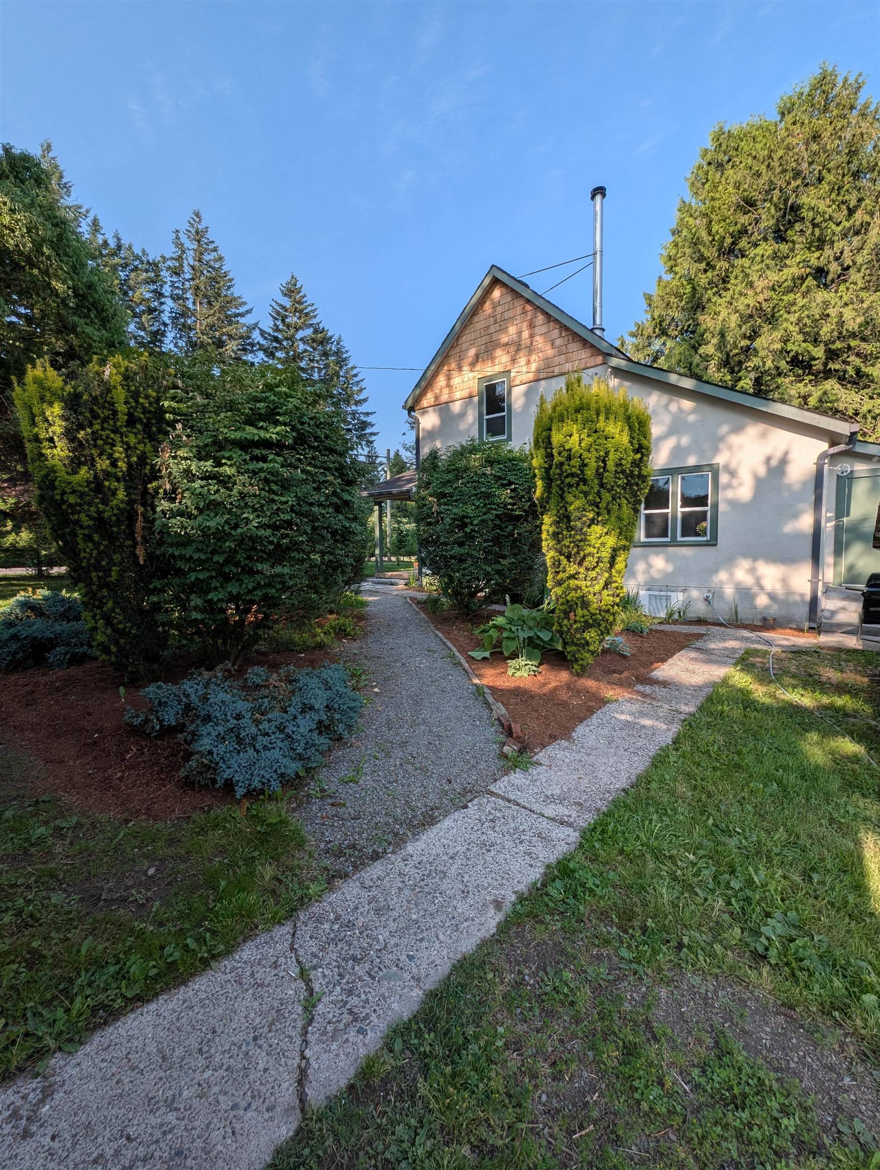 Rosedale, BC V0X 1X1,51633 Yale RD