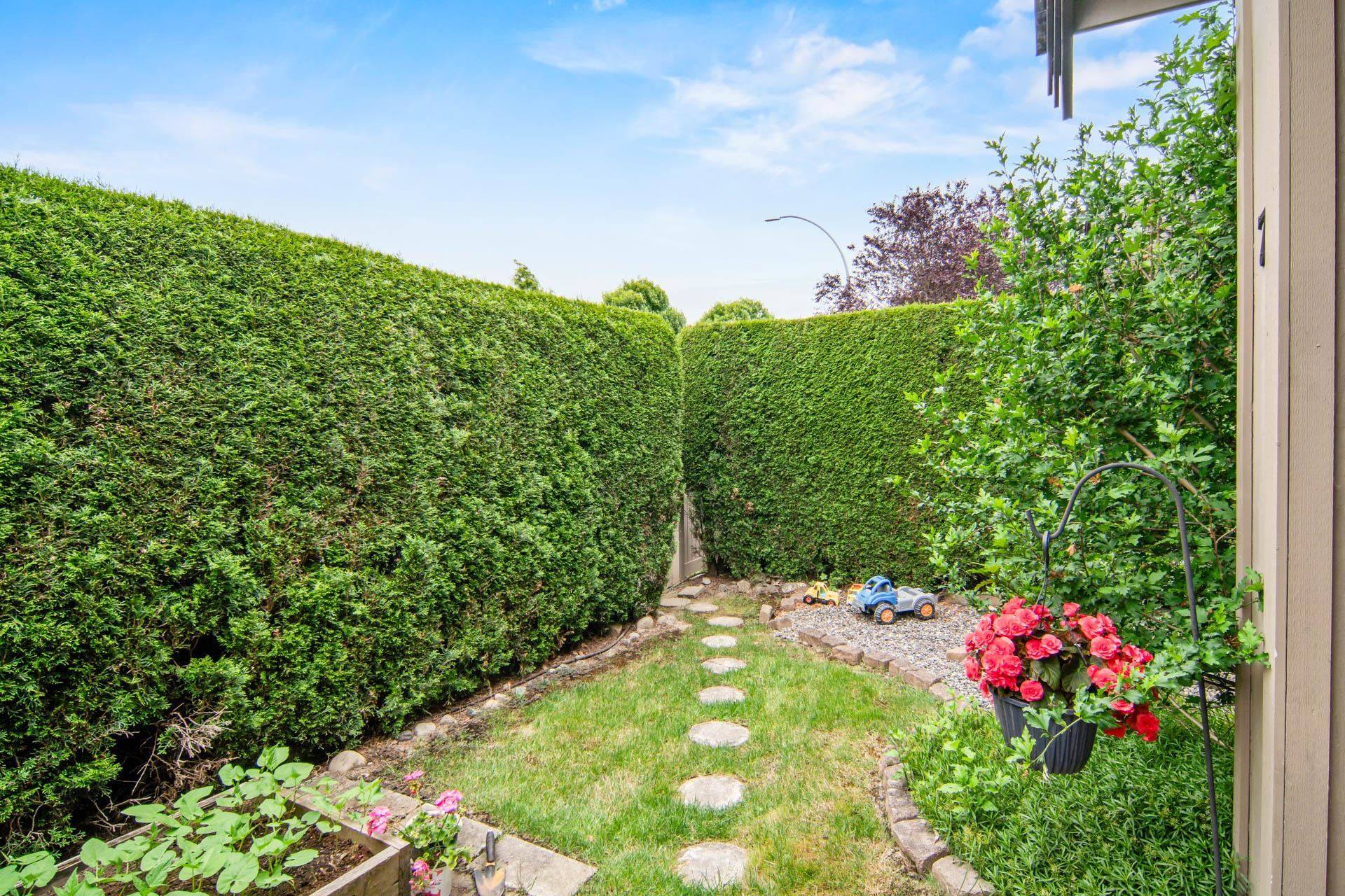 Chilliwack, BC V2R 0H4,6577 Southdowne PL #7