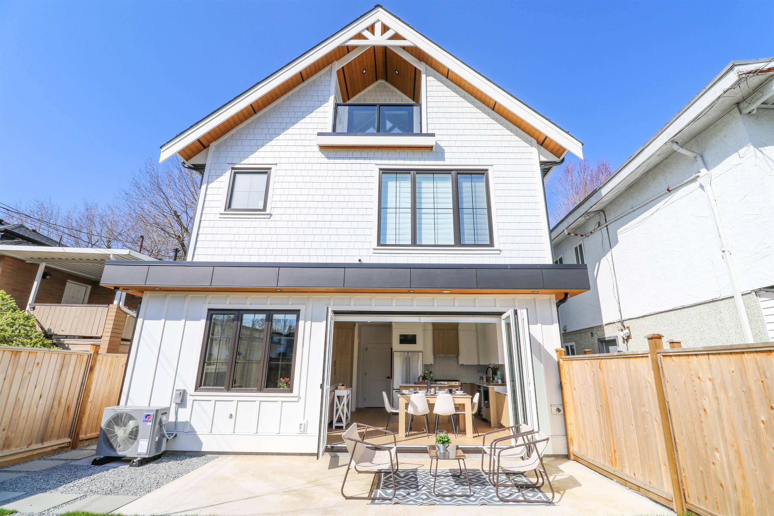 Vancouver, BC V5W 1J3,848 E 38th AVE