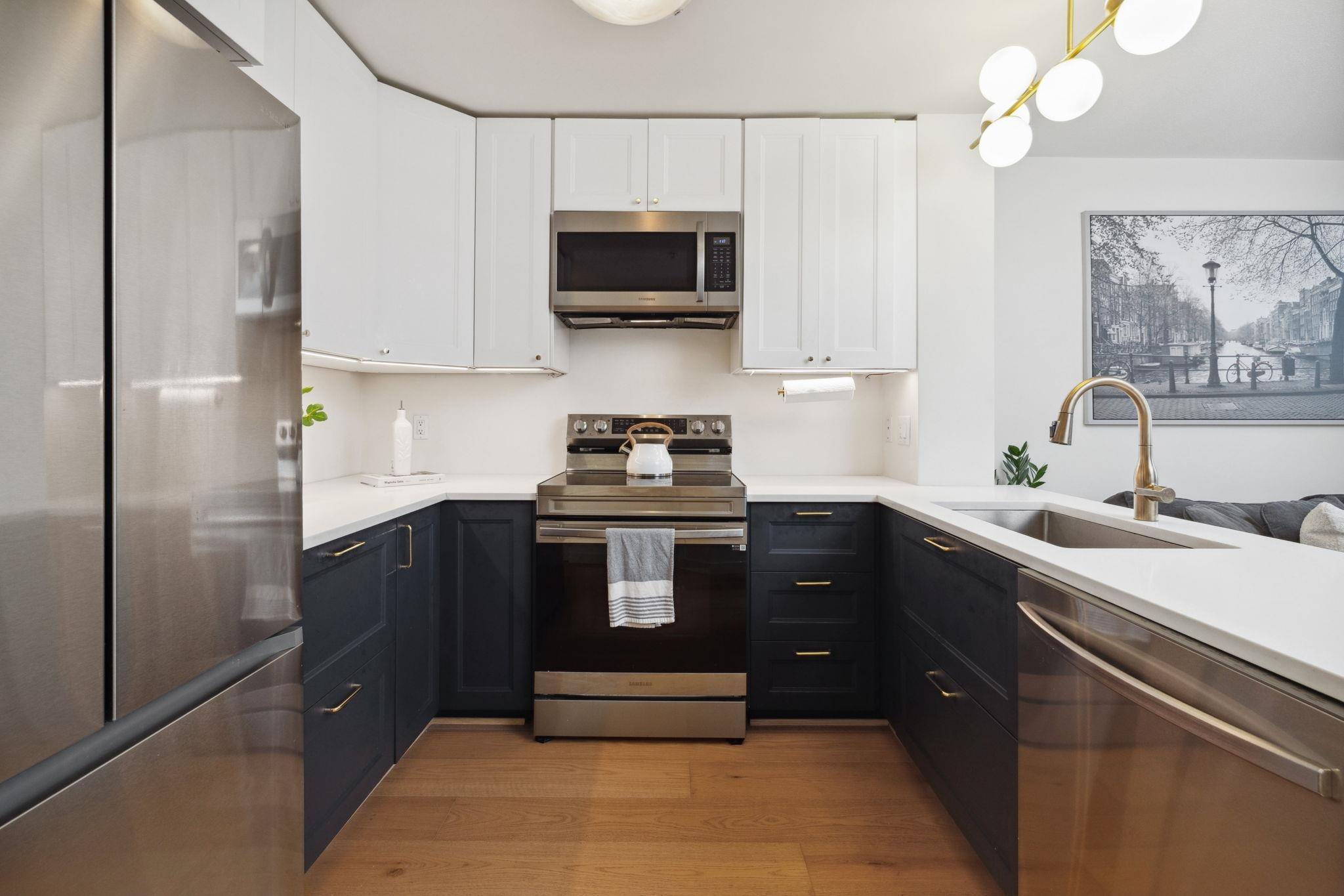 Vancouver, BC V5Z 4R9,3278 Heather ST #318