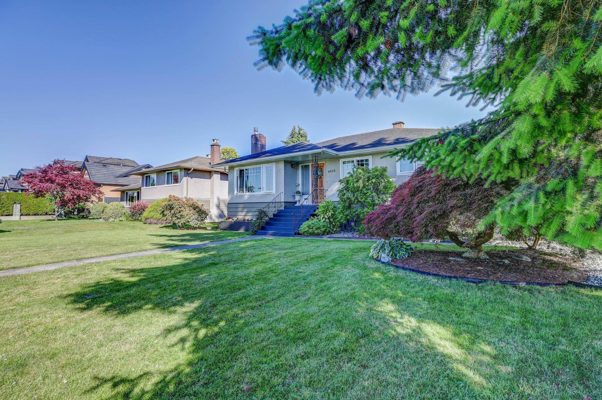 Burnaby, BC V3N 2P8,8612 11th AVE