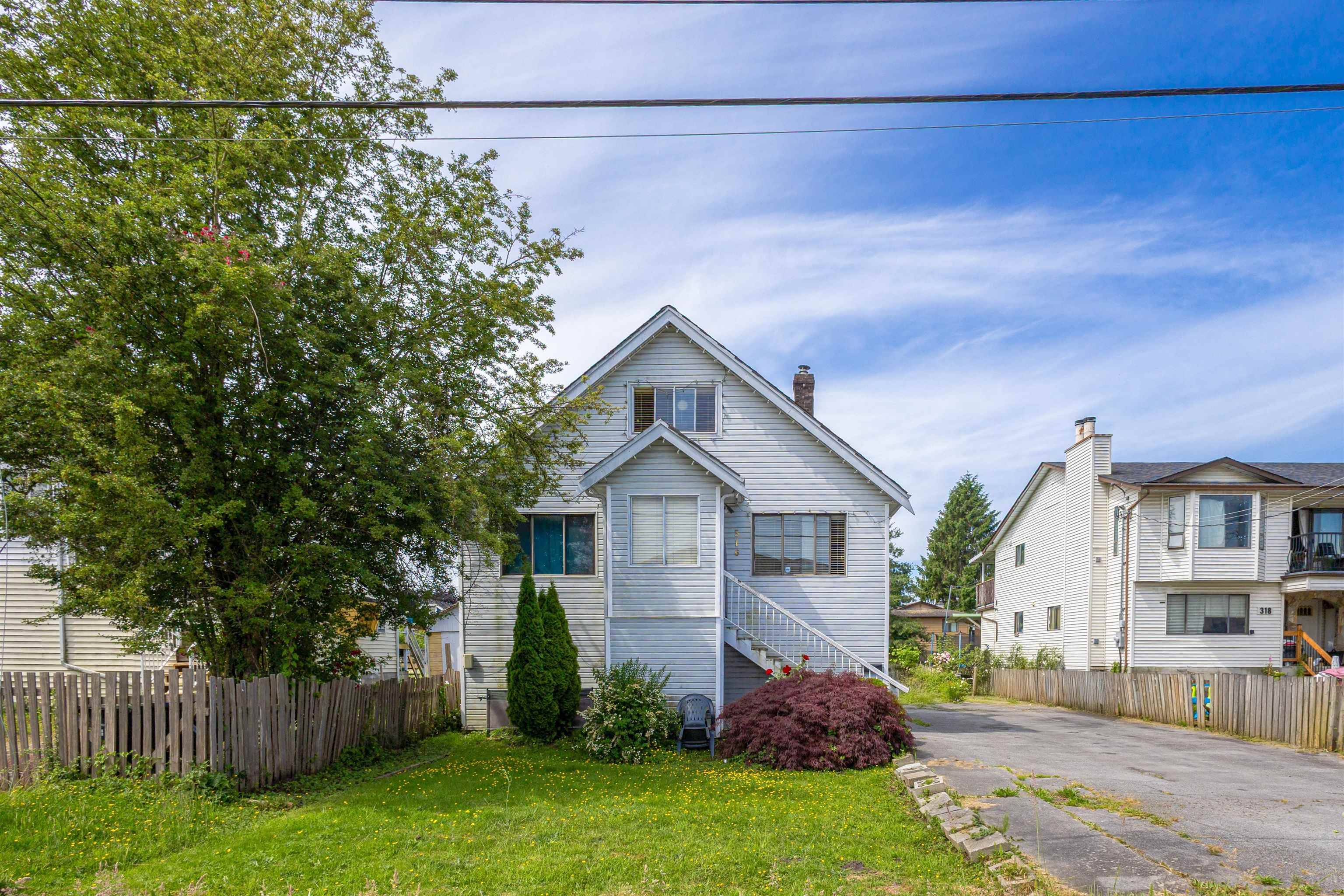 New Westminster, BC V3M 5J6,316 Pembina ST
