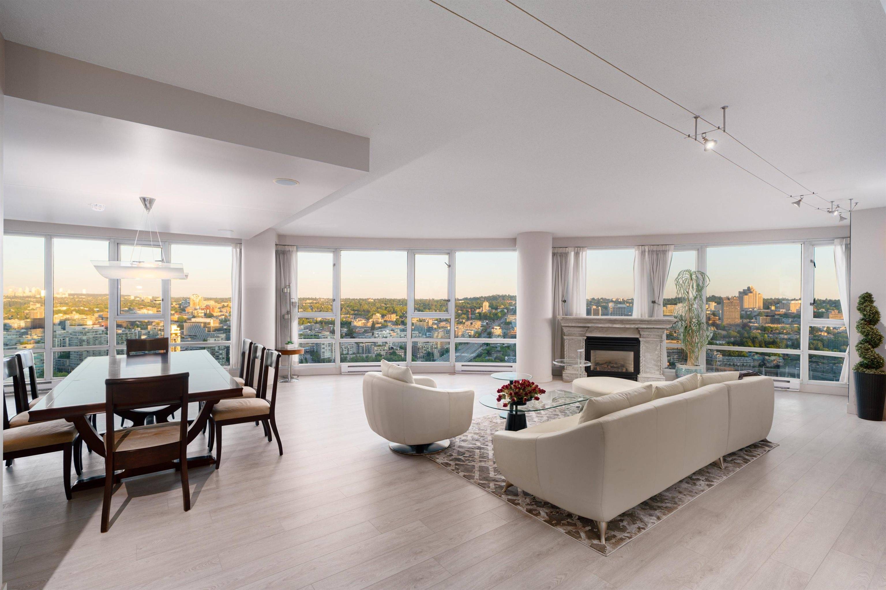Vancouver, BC V6Z 3A3,1033 Marinaside CRES #3903