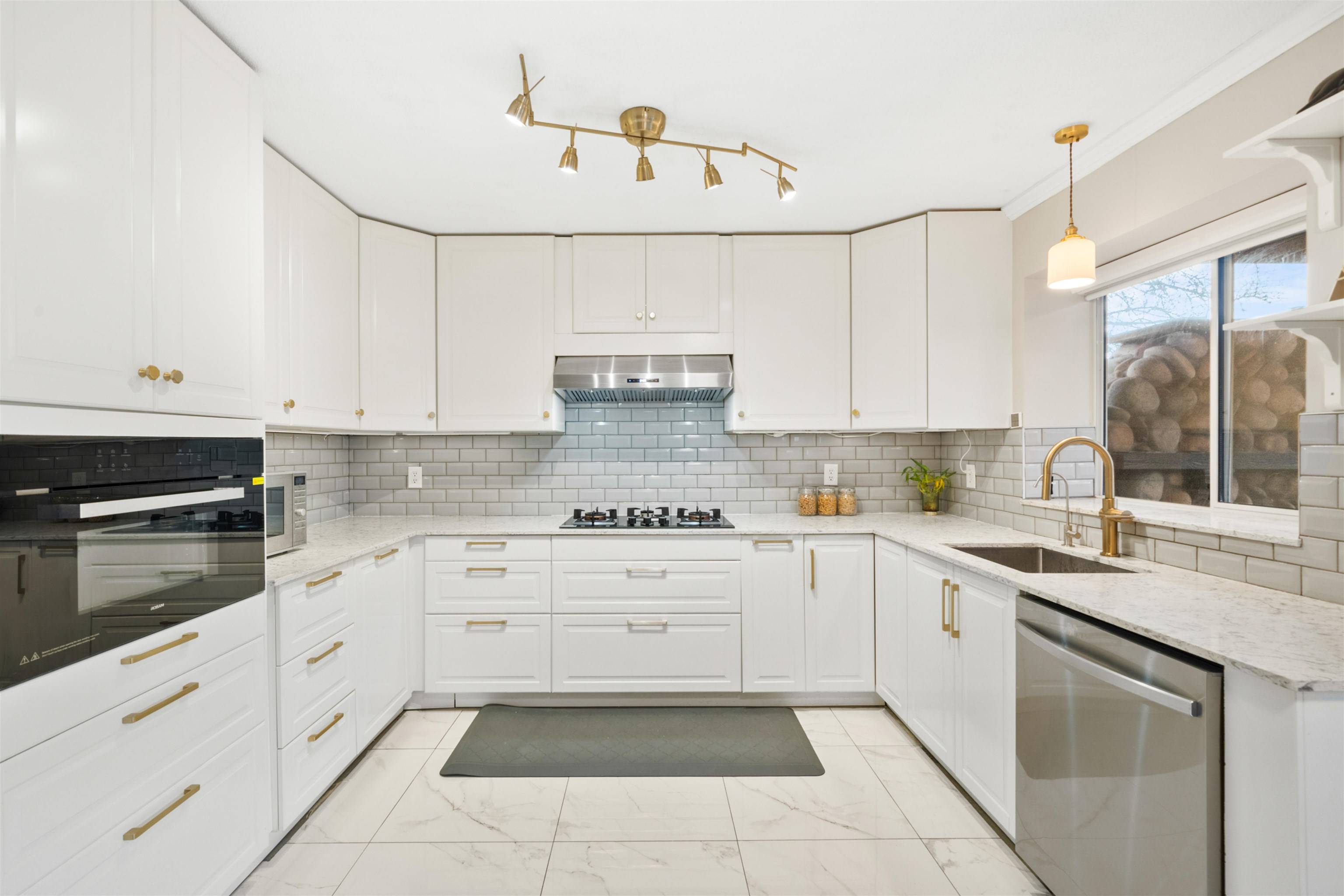 New Westminster, BC V3L 1K4,311 Liverpool ST
