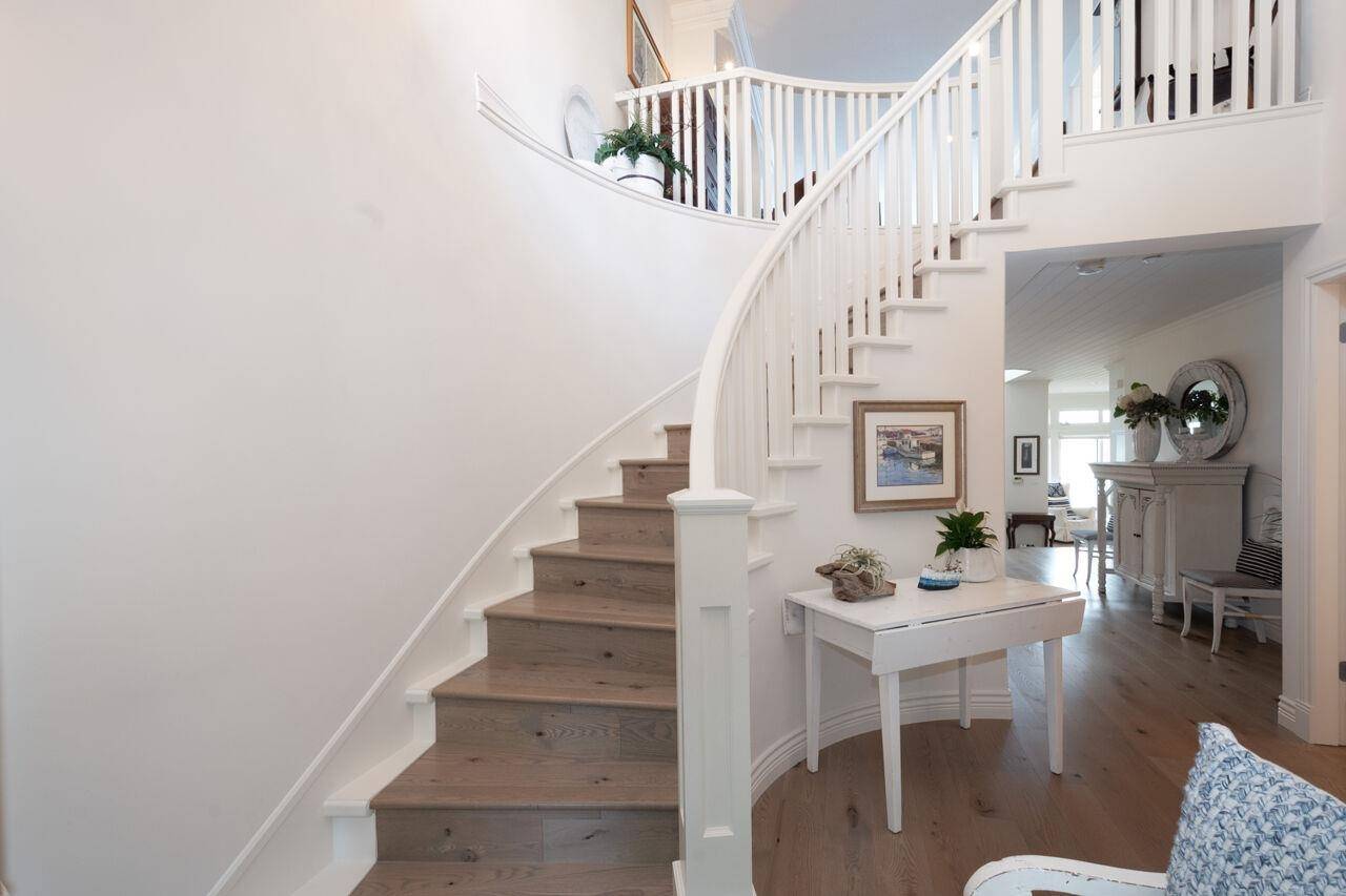 Furry Creek, BC V8B 1A2,9 Beach DR