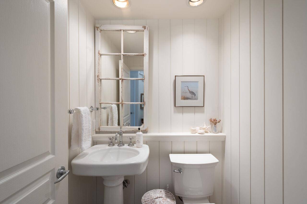 Furry Creek, BC V8B 1A2,9 Beach DR