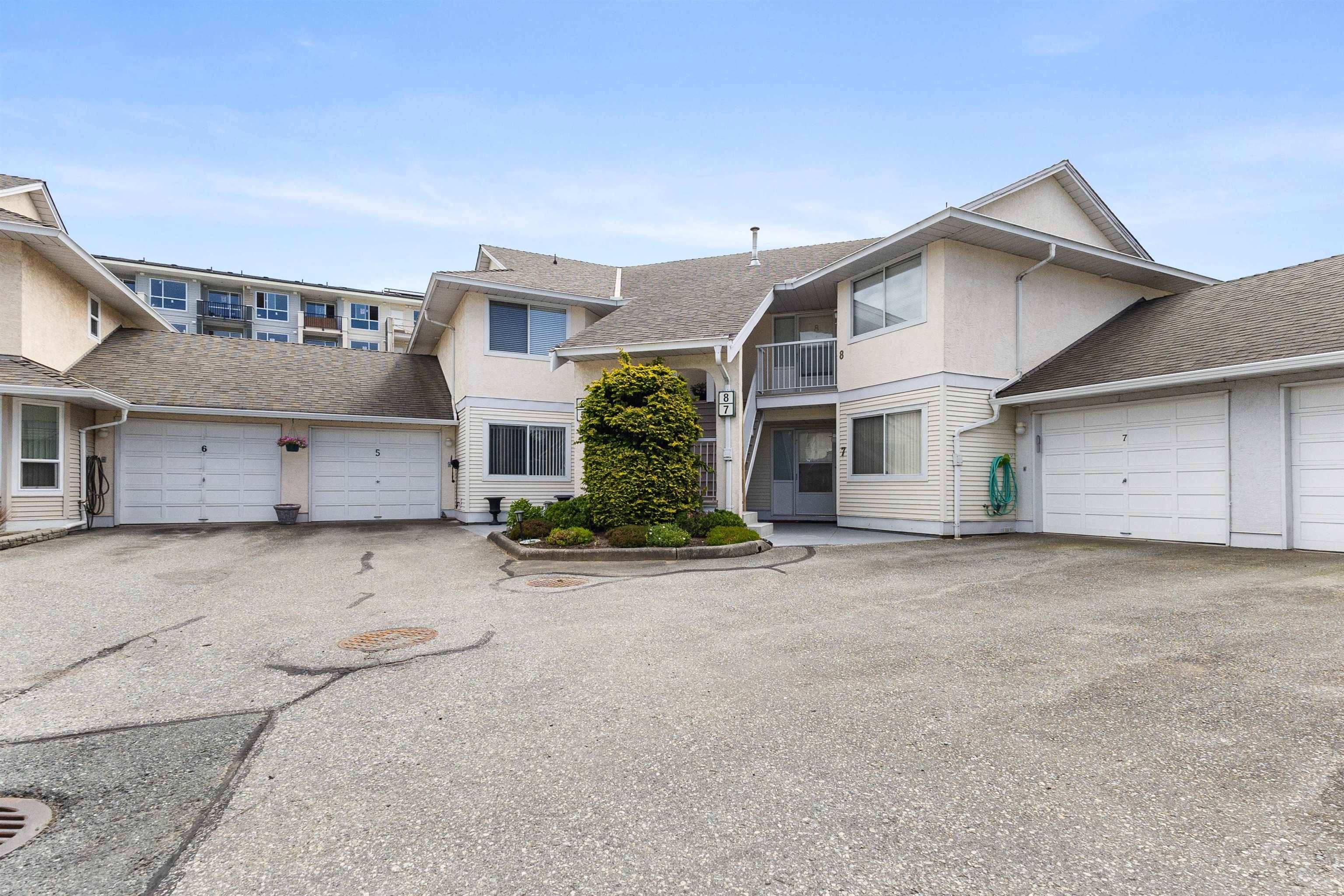 Abbotsford, BC V2T 4W5,2475 Emerson ST #5