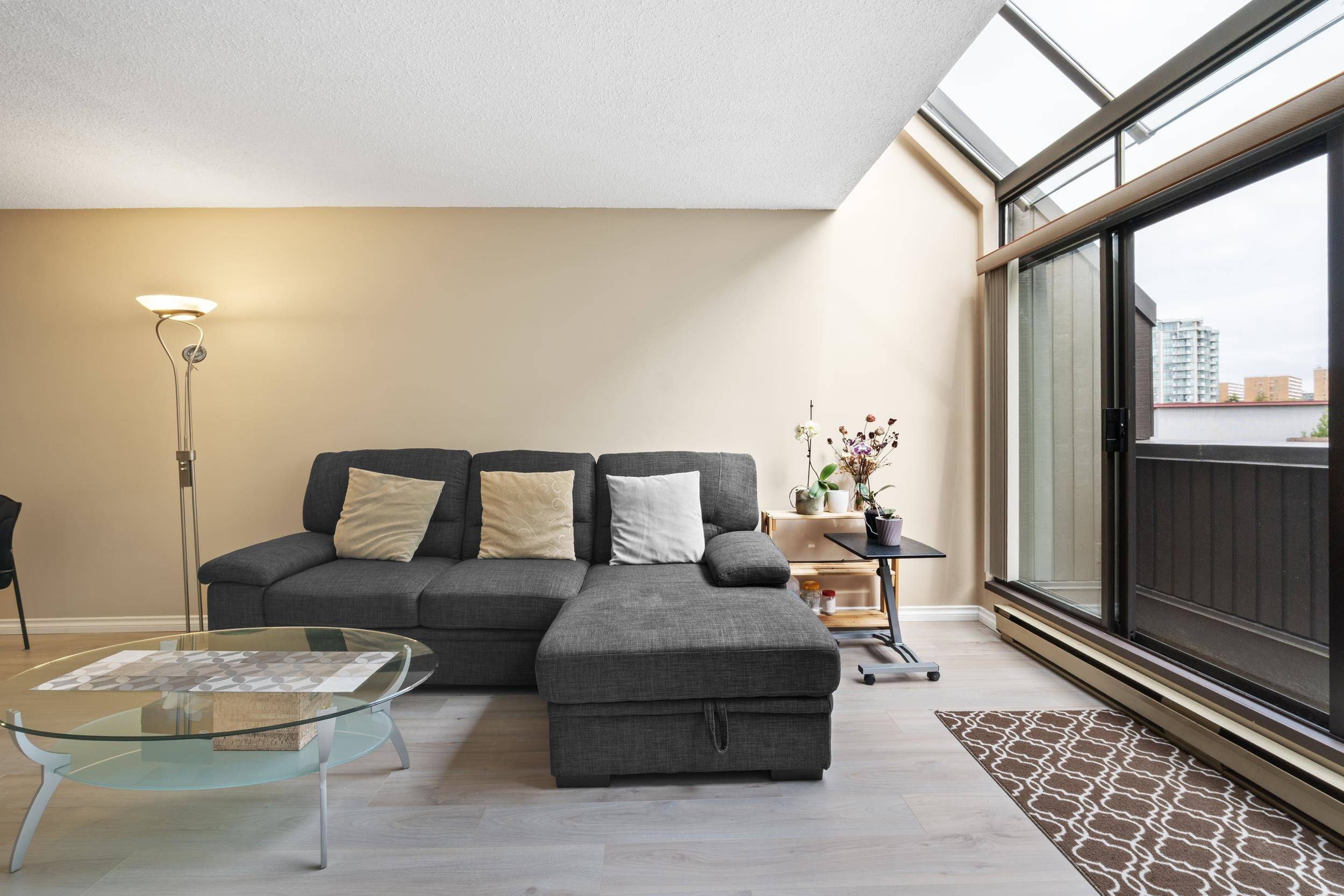 Richmond, BC V6Y 1X8,7340 Moffatt RD #220