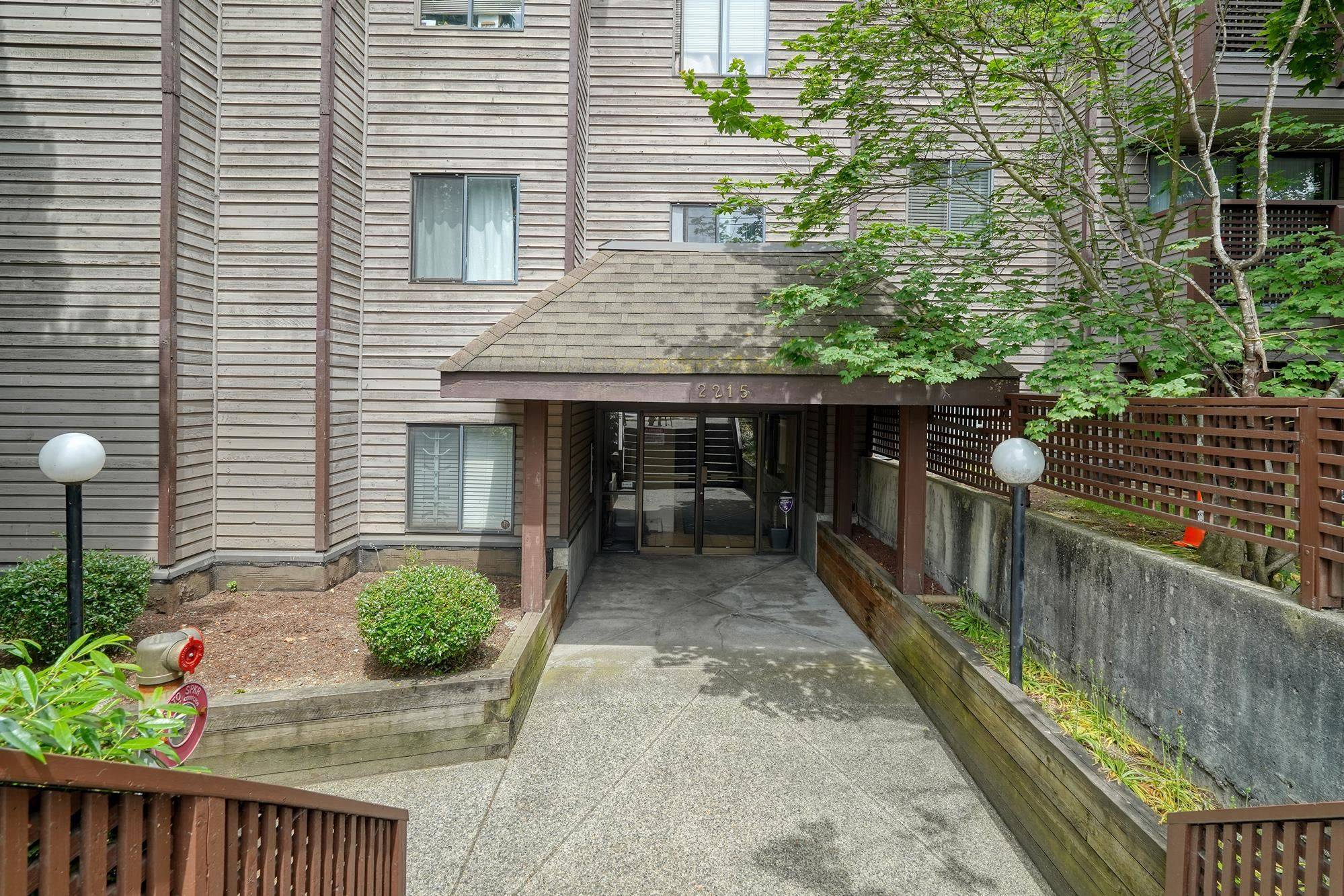 Vancouver, BC V5L 1J9,2215 Dundas ST #402