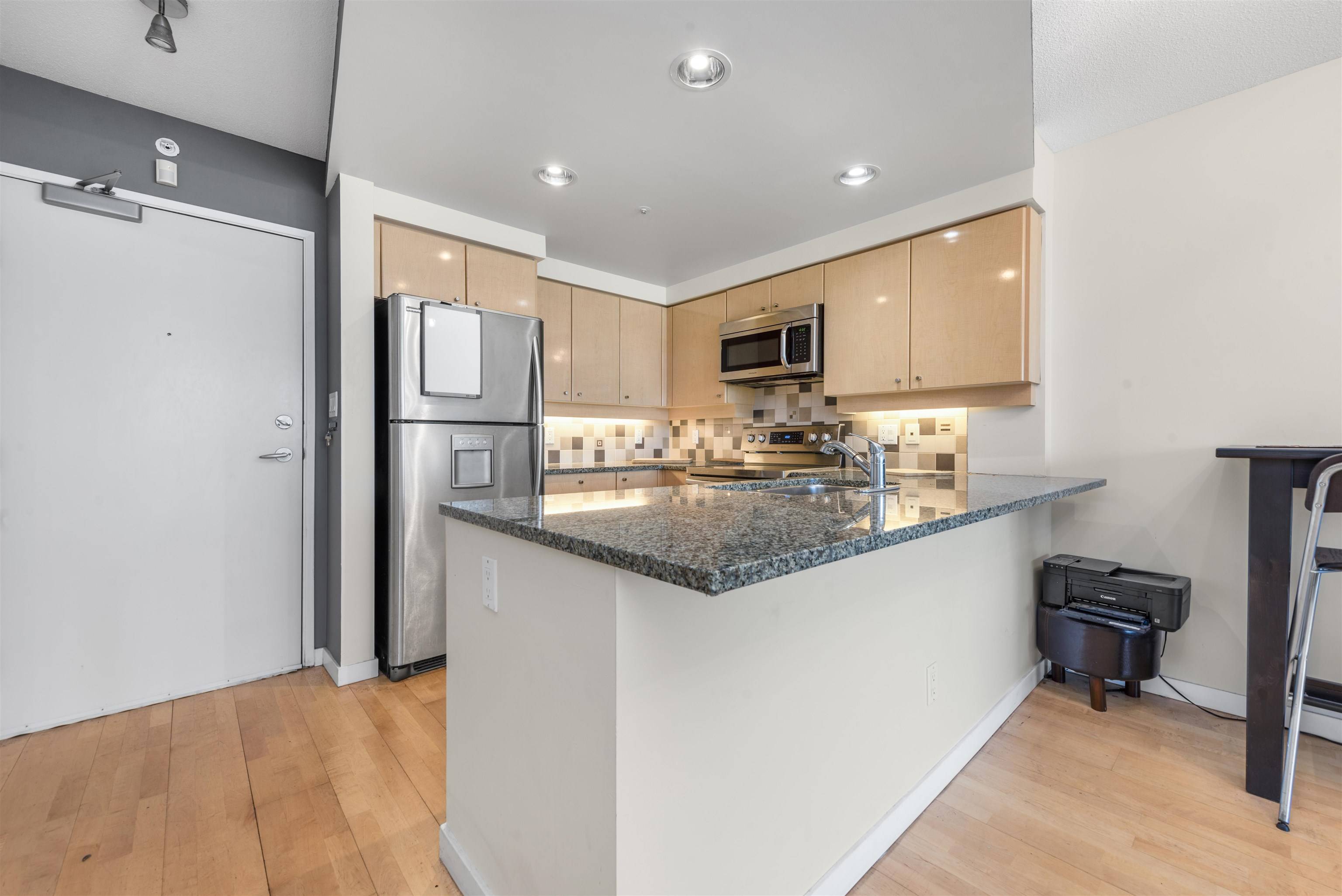 Vancouver, BC V6B 6J7,1008 Cambie ST #1708