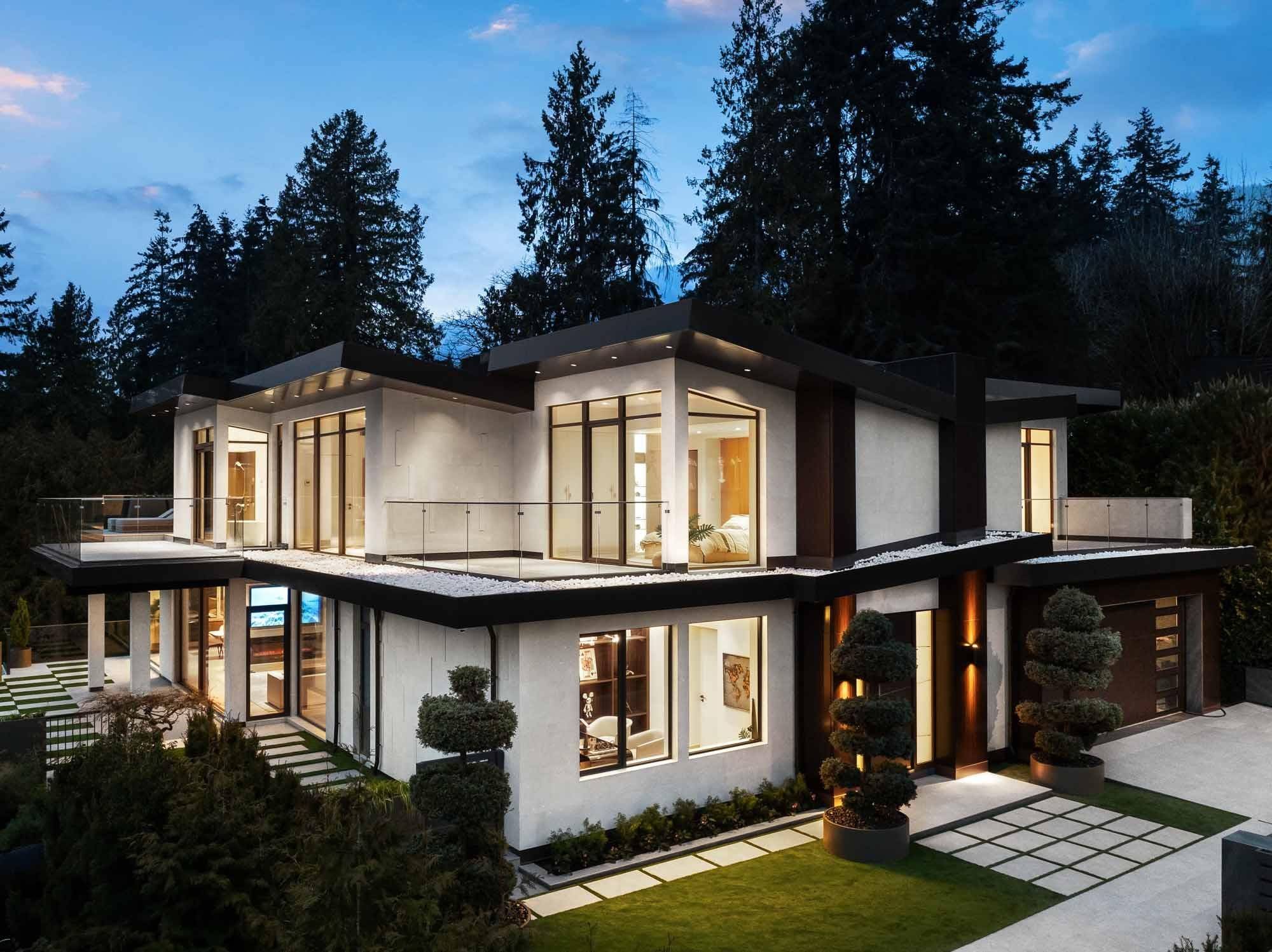 West Vancouver, BC V7V 1M1,1405 28th ST