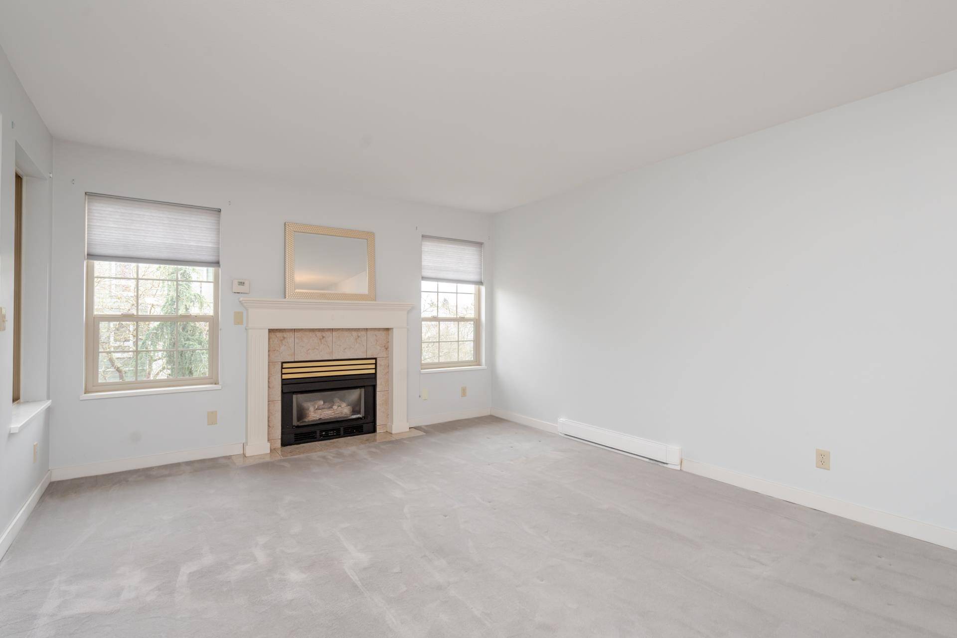 White Rock, BC V4B 4C3,1488 Merklin ST #304