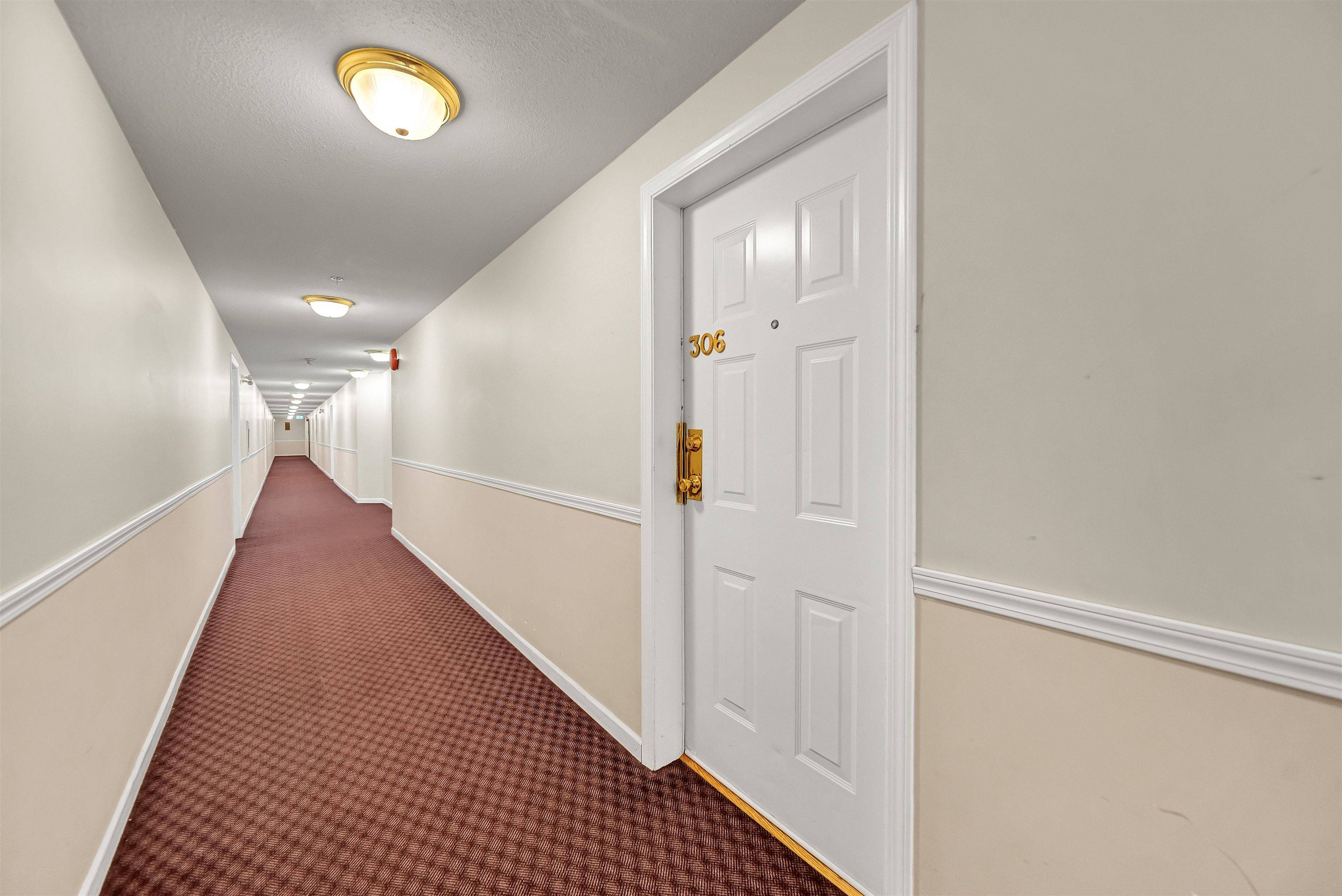 Surrey, BC V3W 1E5,13780 76 AVE #306