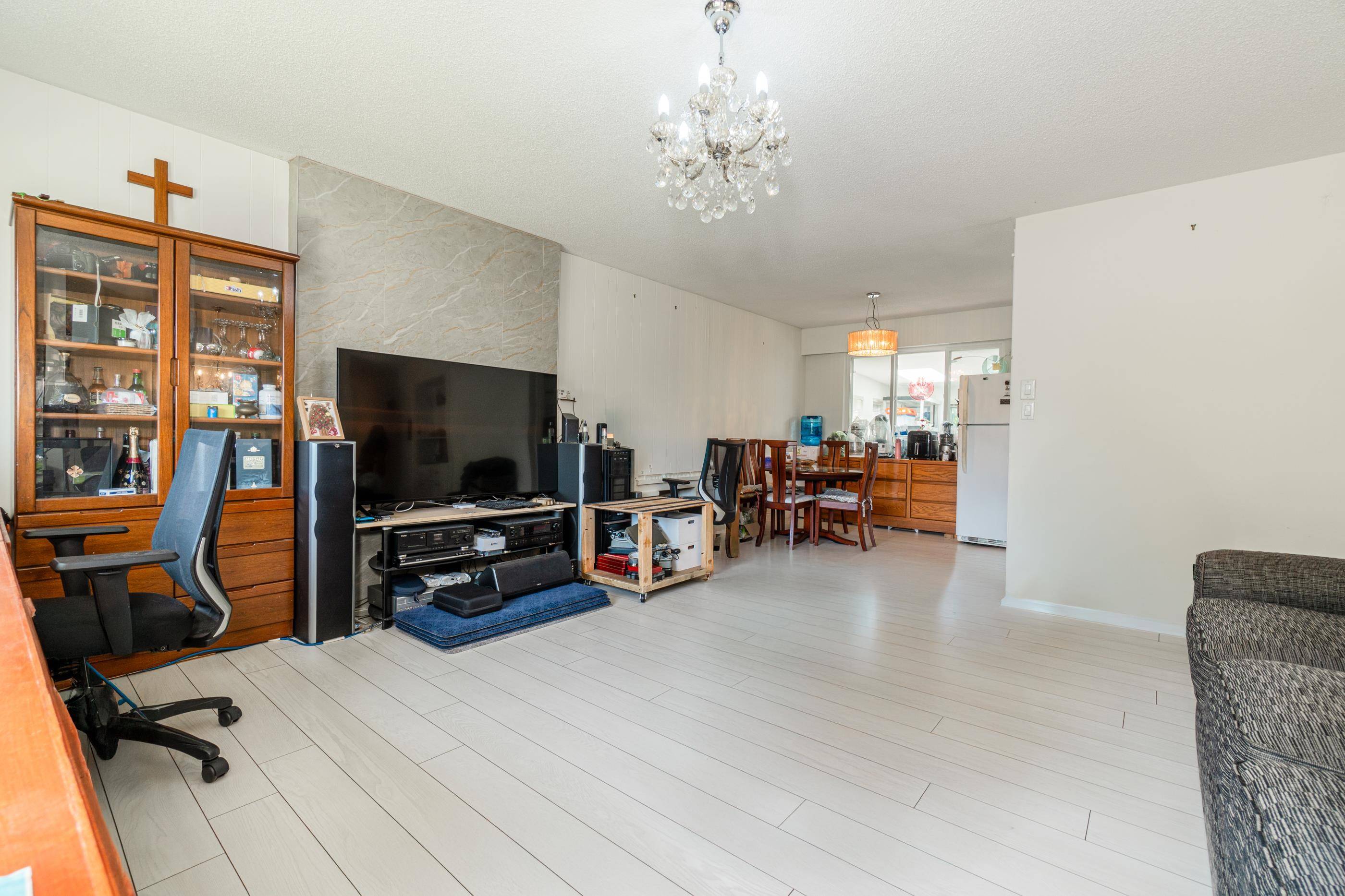 Richmond, BC V7C 3B8,5580 Chemainus DR