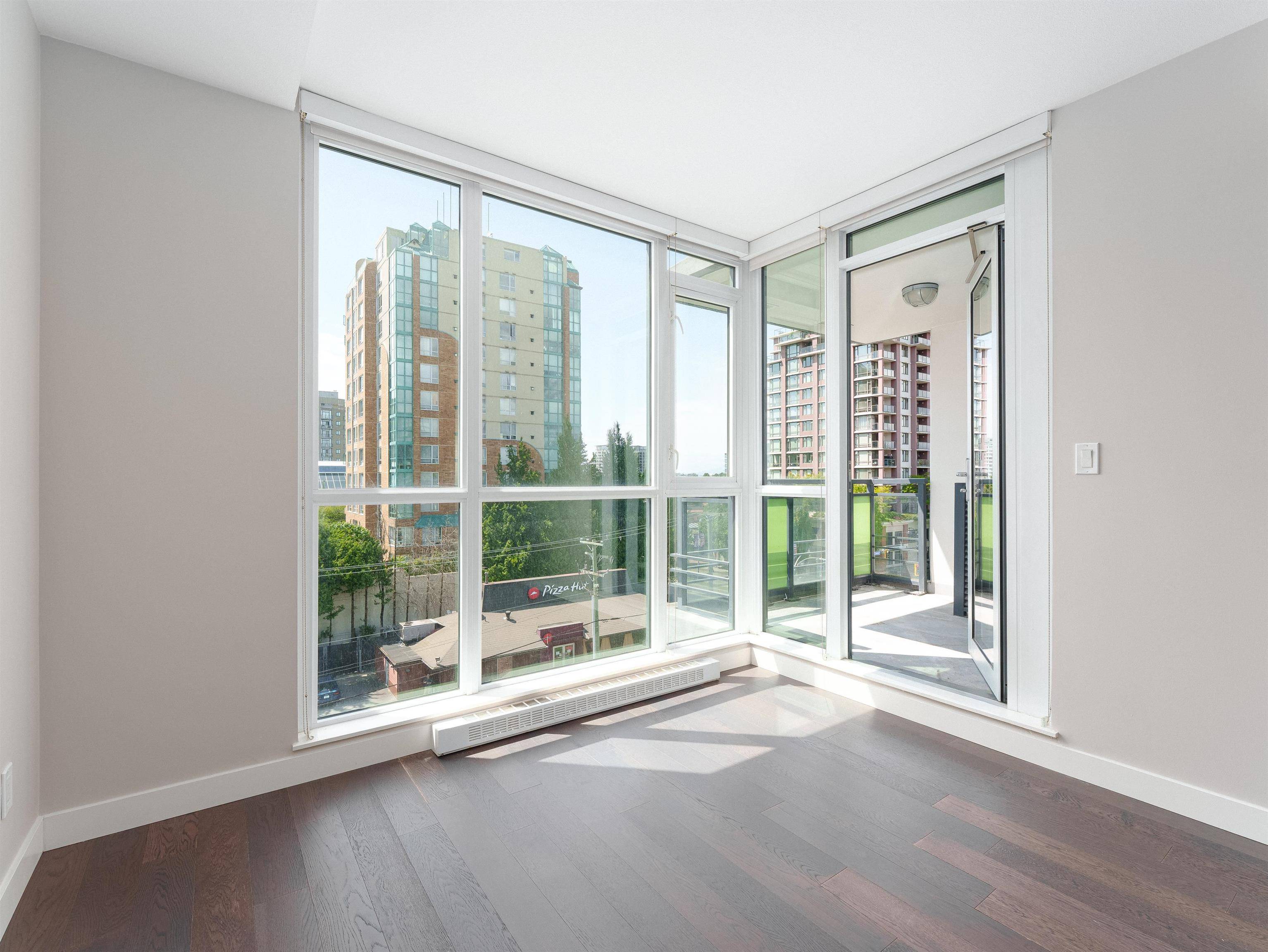 Richmond, BC V6Y 0H2,6180 Cooney RD #706