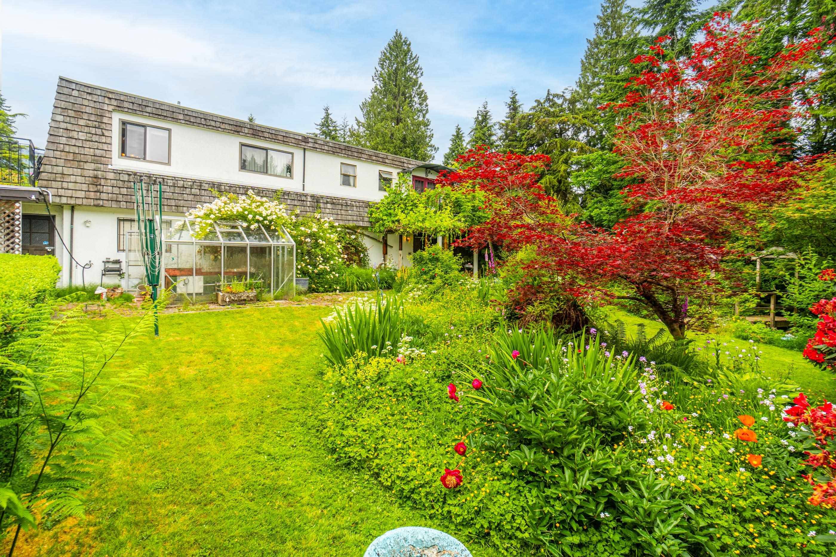 North Vancouver, BC V7K 1A1,759 Vinedale RD