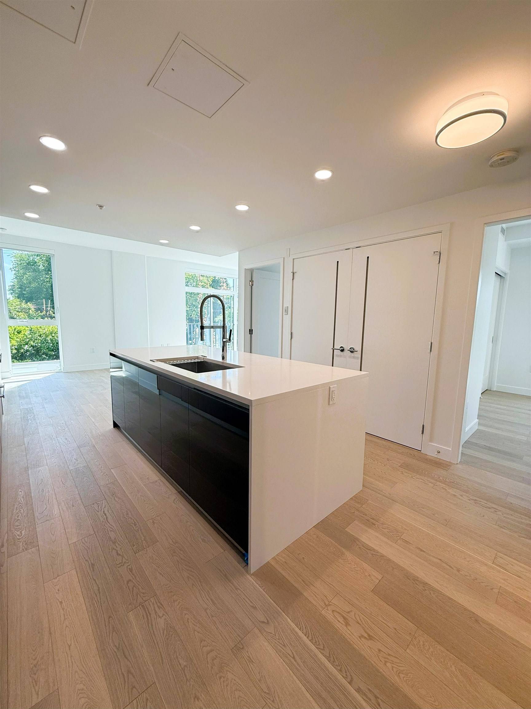 Vancouver, BC V6J 3Y7,2888 Arbutus ST #404