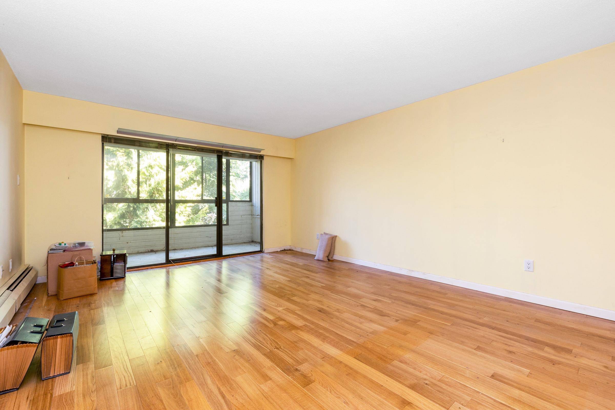 Vancouver, BC V6G 2Z3,1435 Nelson ST #410
