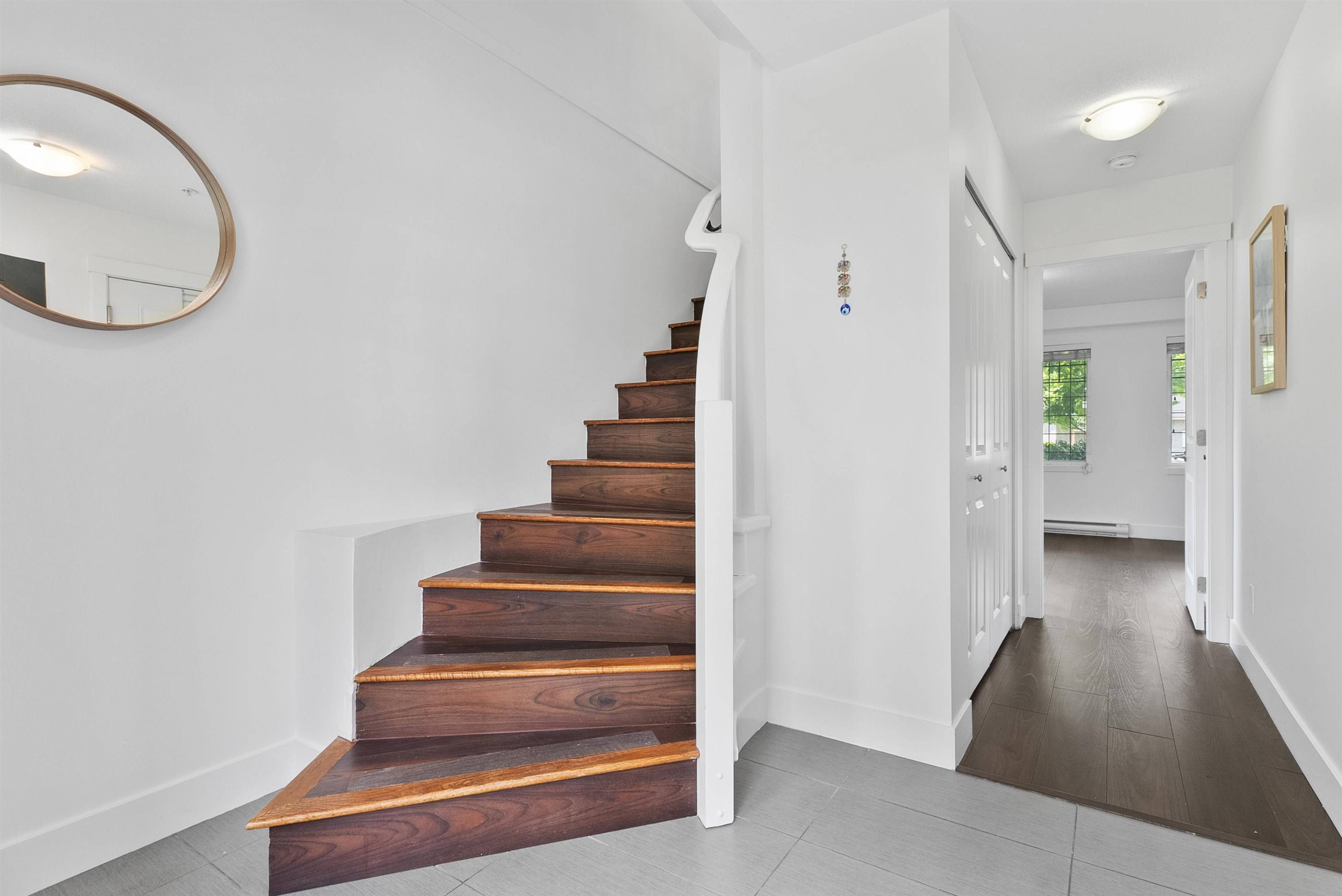 Port Coquitlam, BC V3B 1V6,2183 Prairie AVE #14