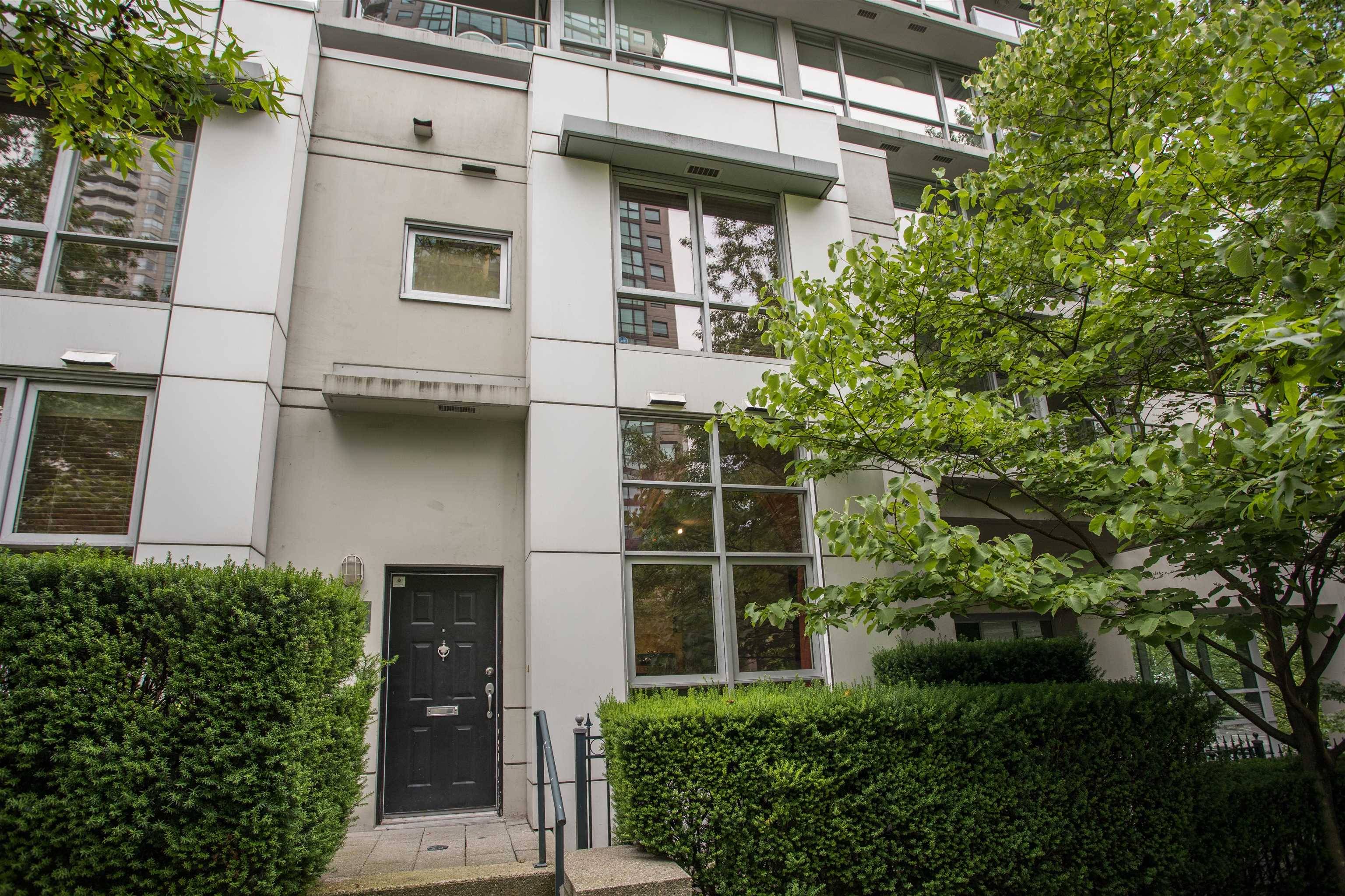 Vancouver, BC V6G 3K5,707 Broughton ST #TH8