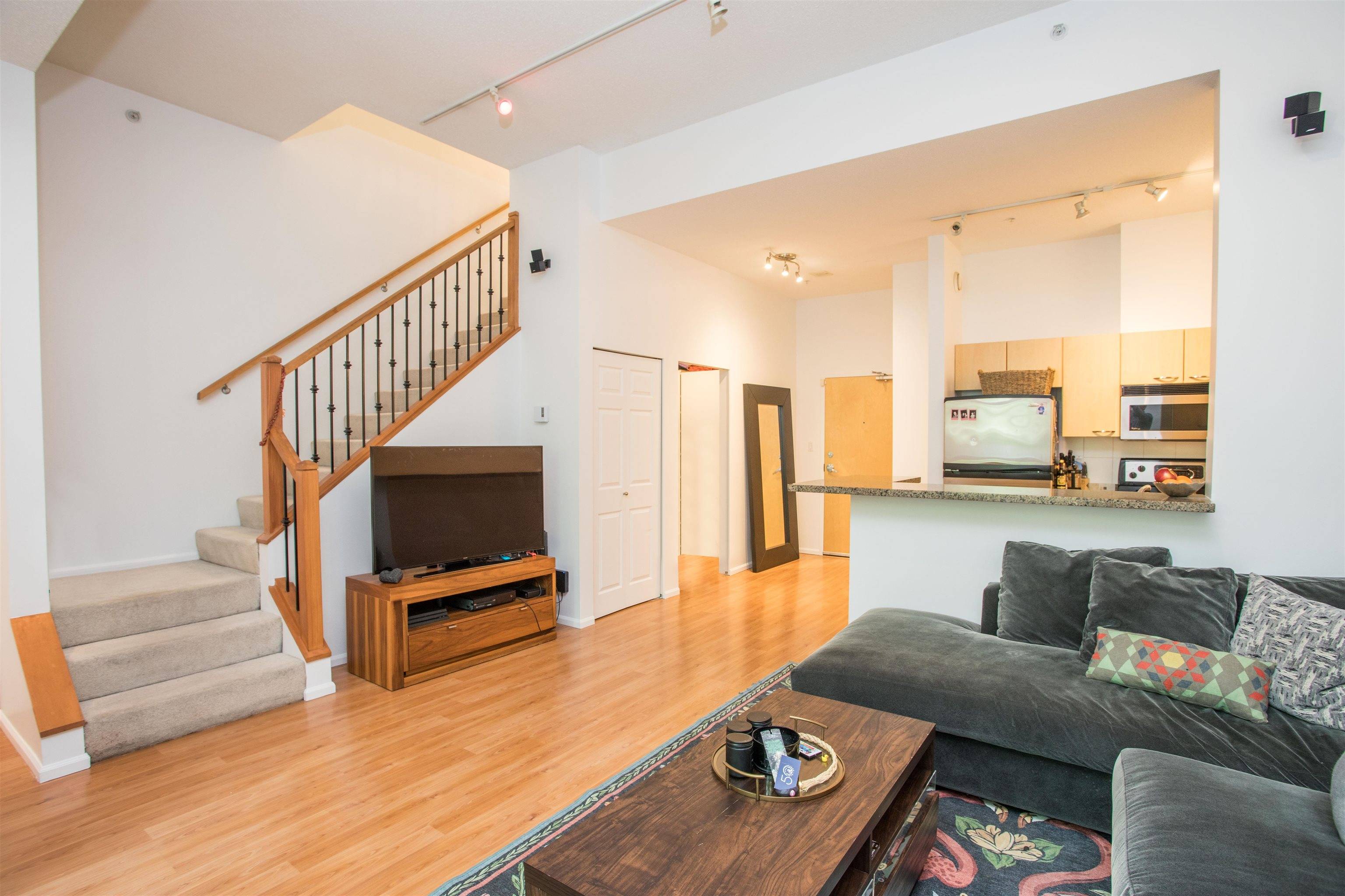 Vancouver, BC V6G 3K5,707 Broughton ST #TH8