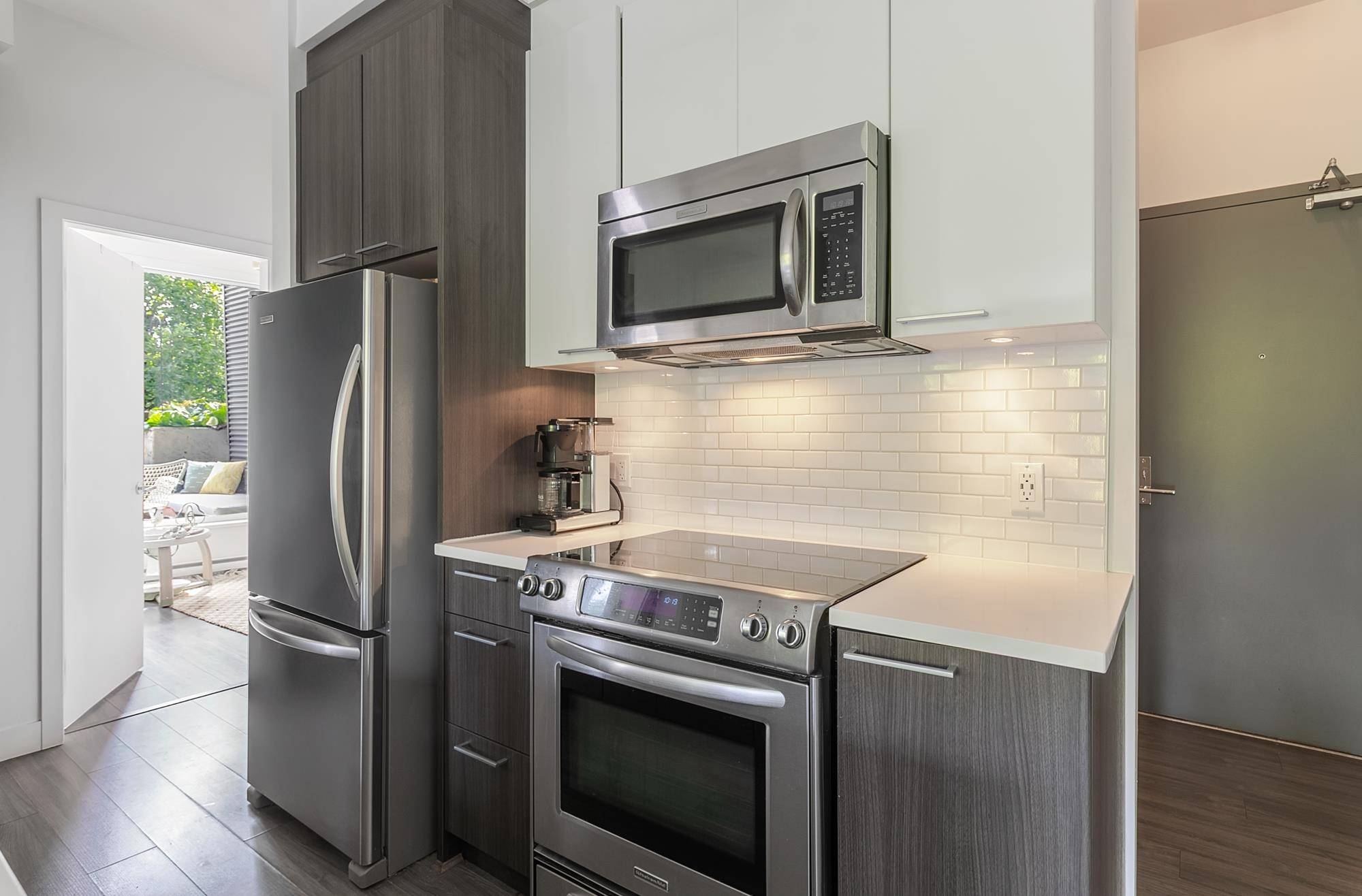 North Vancouver, BC V7P 1R5,1201 W 16th ST #201