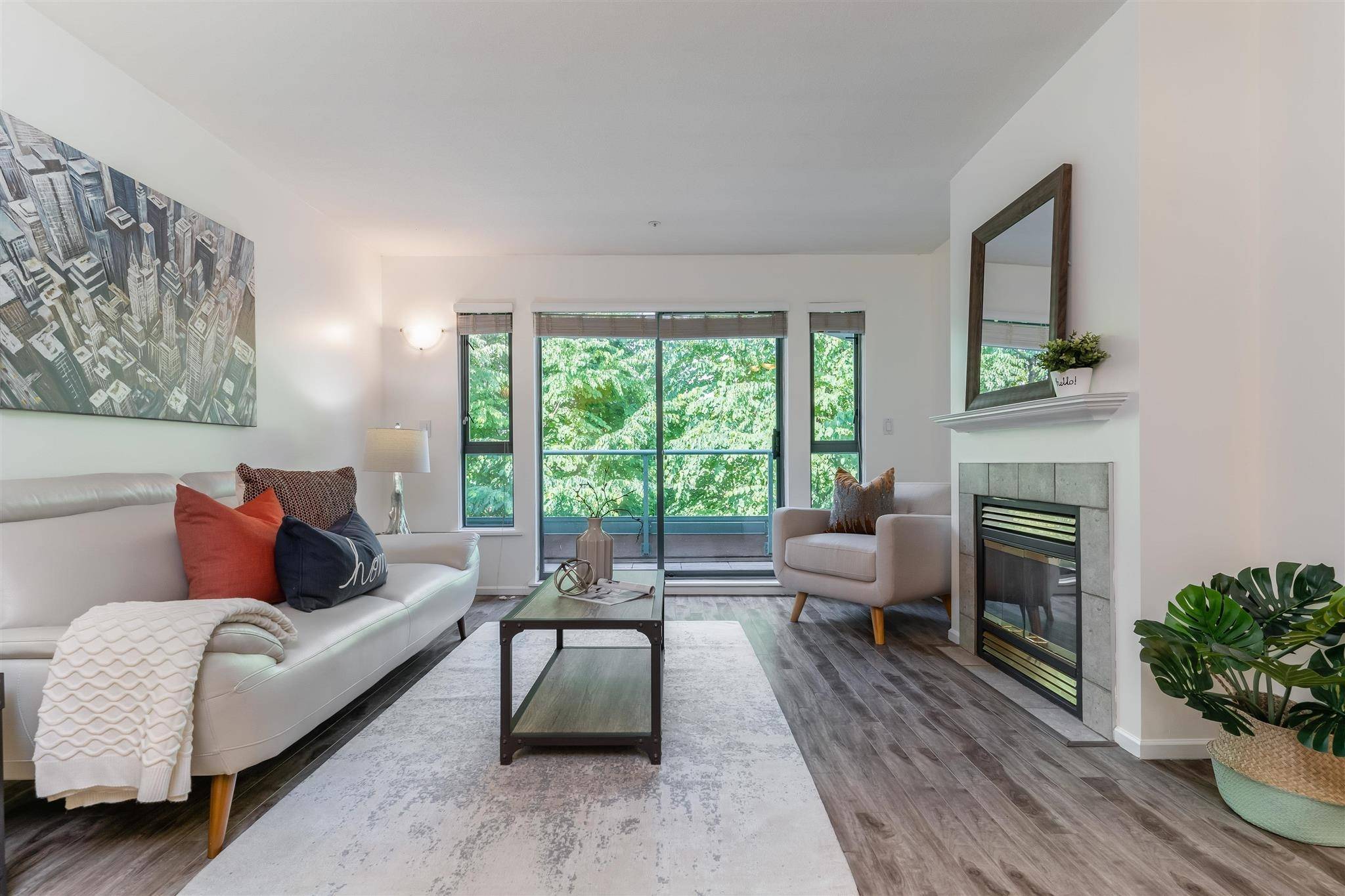 North Vancouver, BC V7J 3V3,223 Mountain HWY #PH12