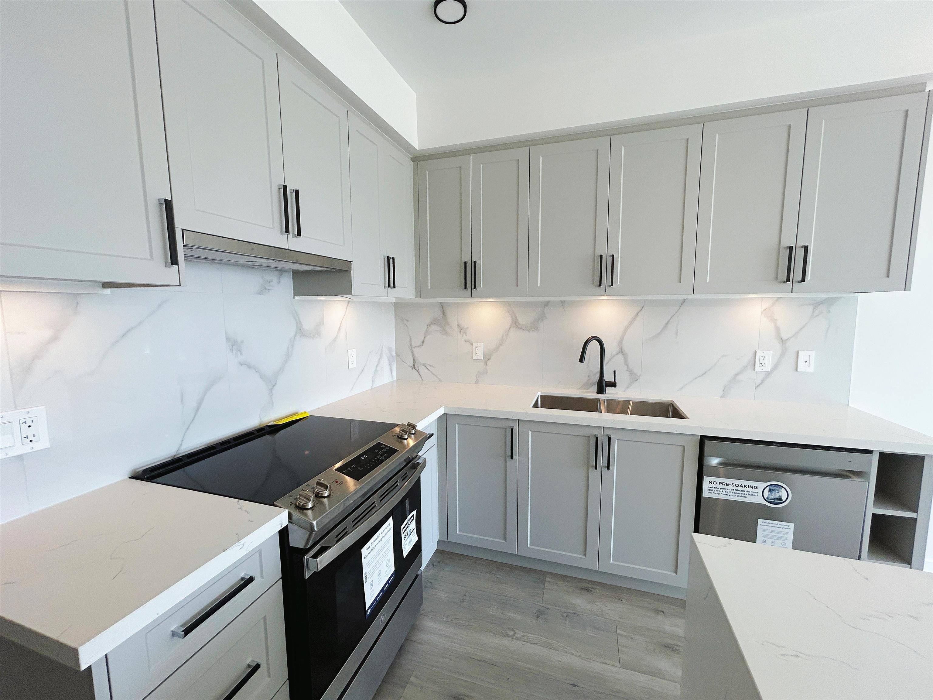 Maple Ridge, BC V2X 5Y6,12109 223 ST #322