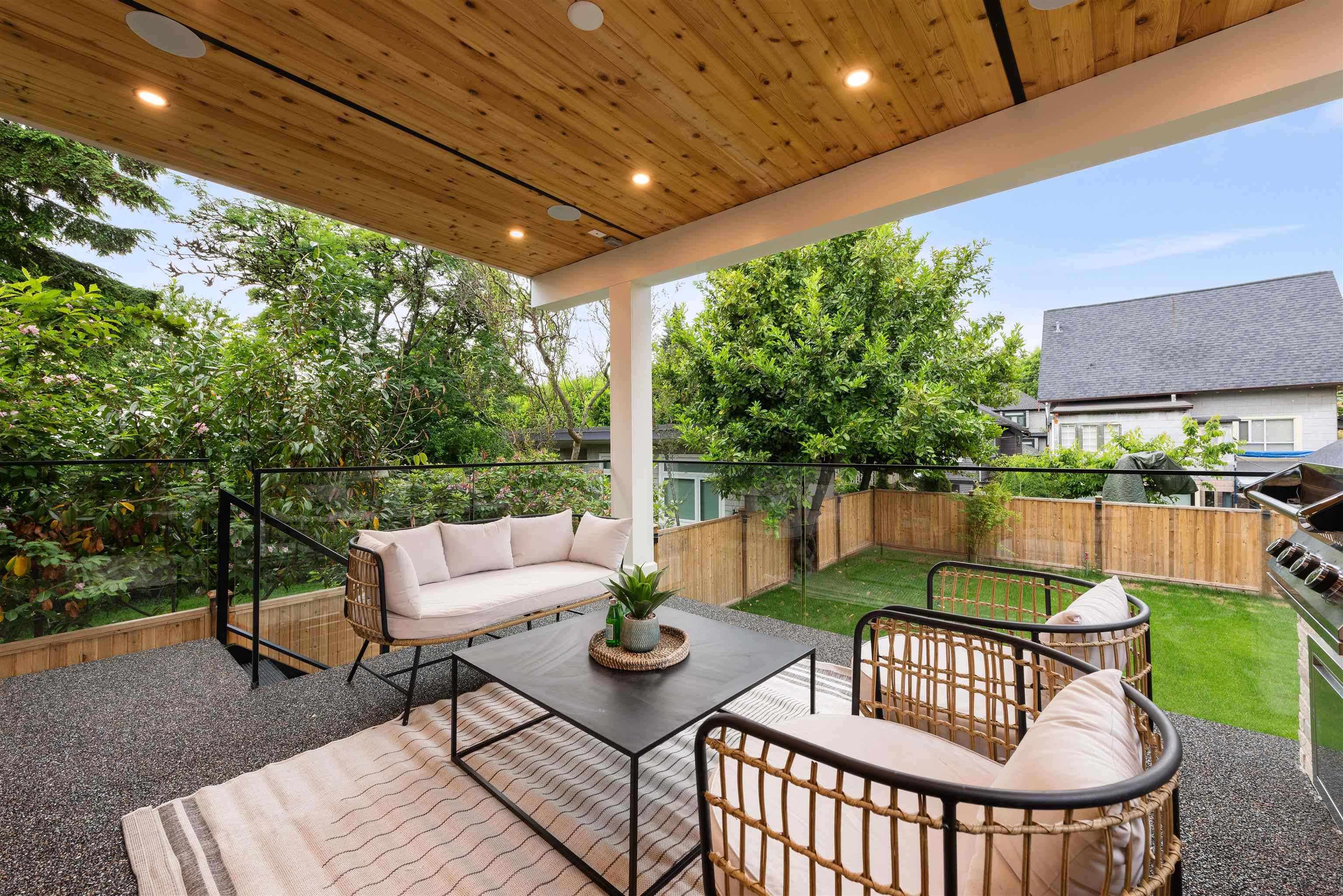 Vancouver, BC V5V 2B8,65 E King Edward AVE #2
