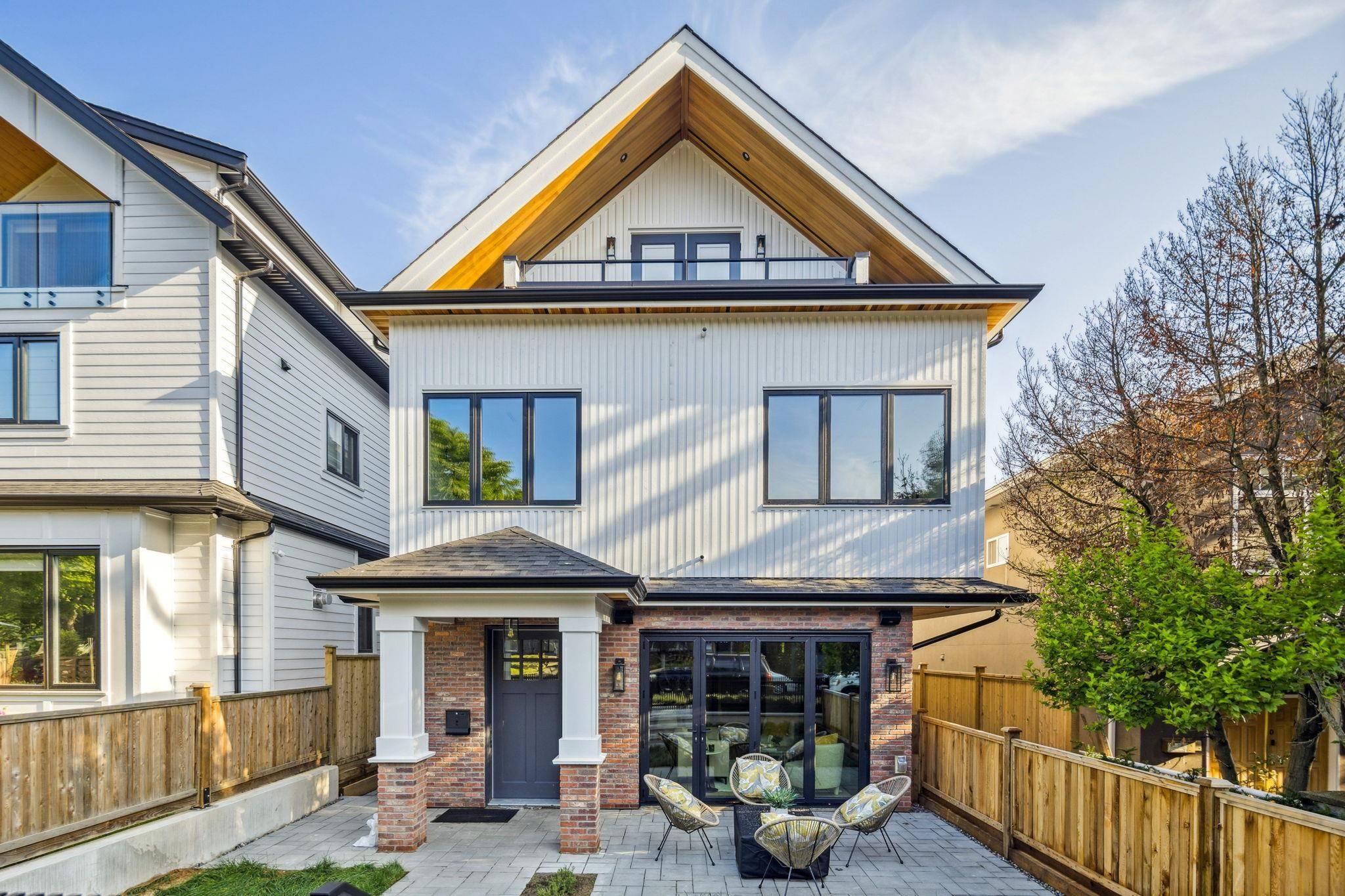 Vancouver, BC V5N 1Z6,2244 E 11th AVE ##1