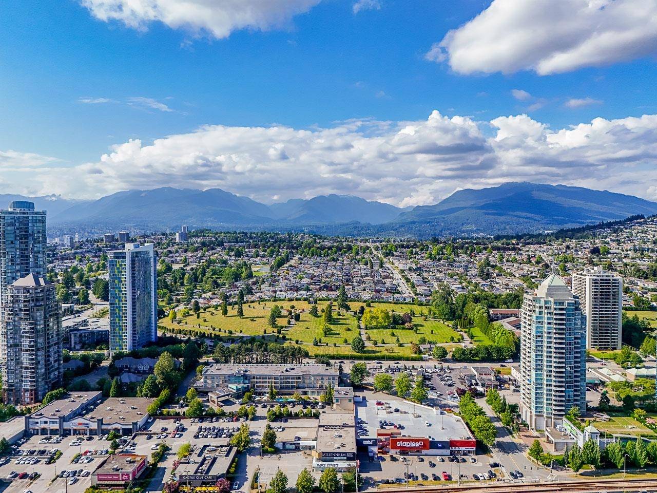 Burnaby, BC V5C 0N5,2181 Madison AVE #2605