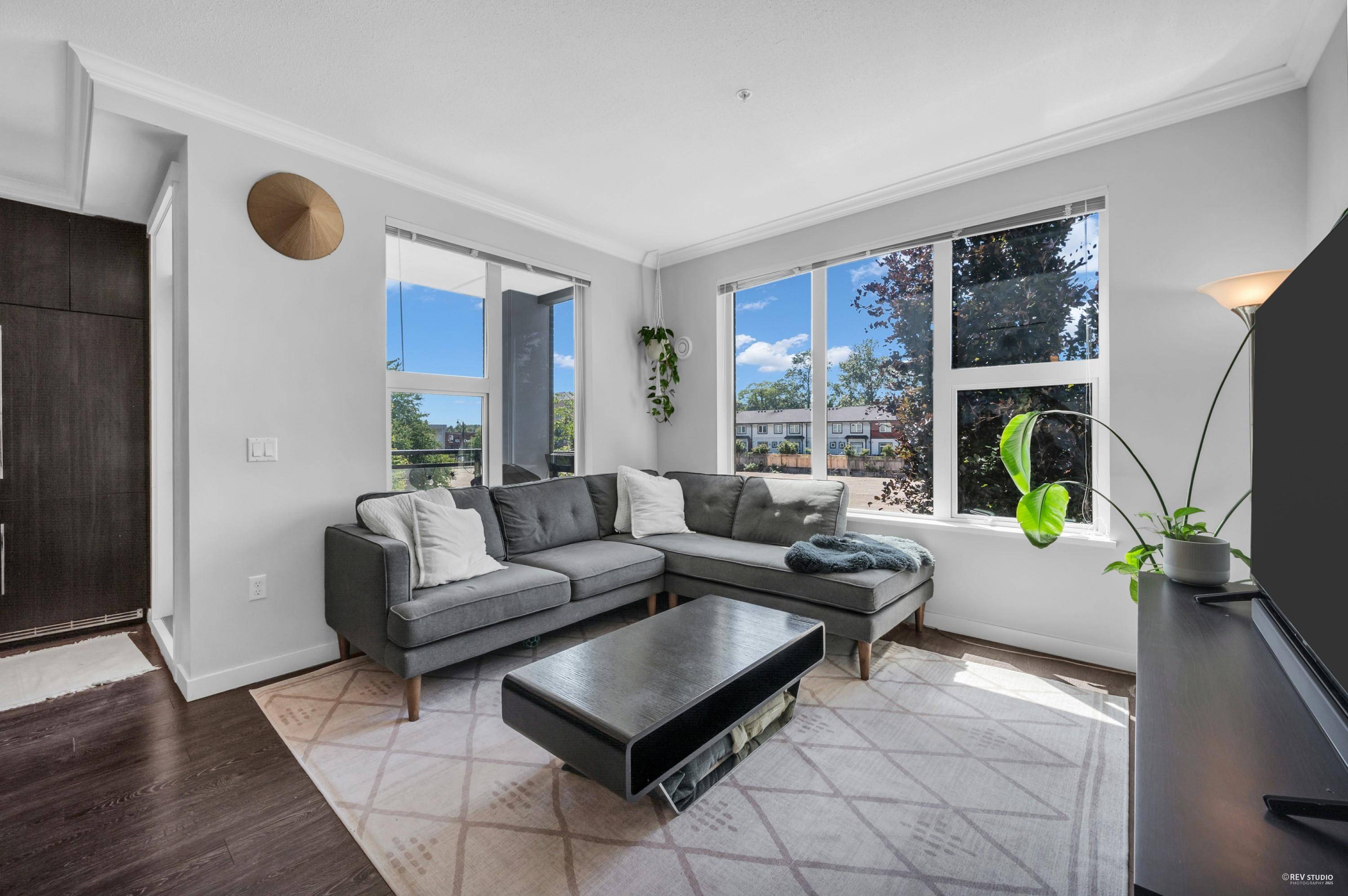 Richmond, BC V6X 0N9,9366 Tomicki AVE #211