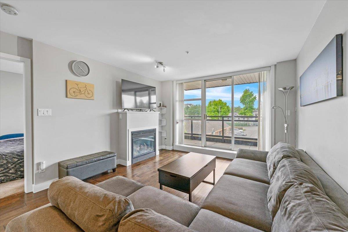 Burnaby, BC V5G 0B5,3255 Smith AVE #409
