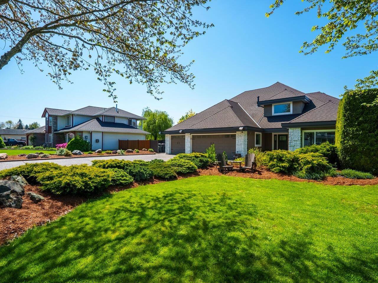 Langley, BC V2Y 1L7,5223 217a ST