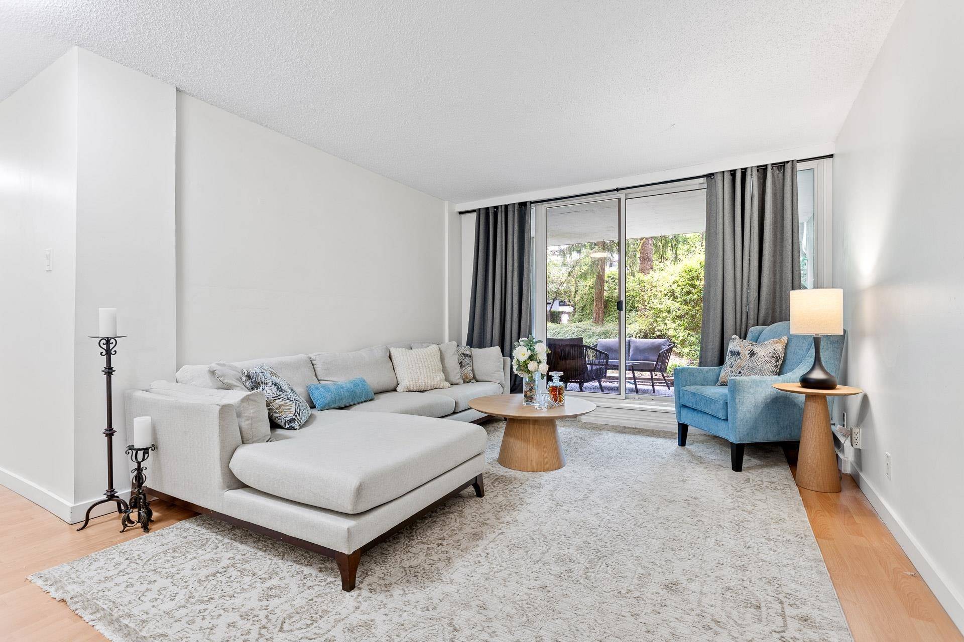 Burnaby, BC V3N 4H8,9521 Cardston CT #28