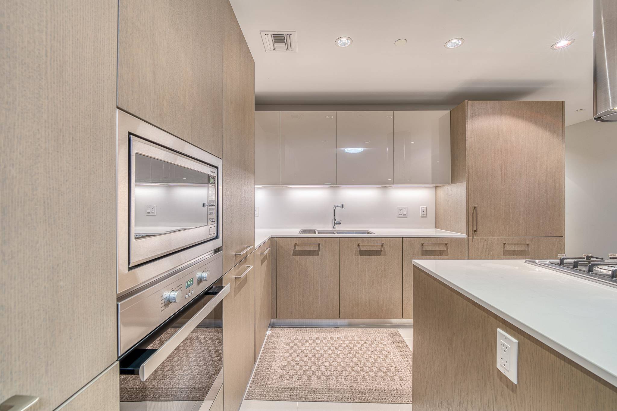 Richmond, BC V7C 0C3,6611 Pearson WAY #402