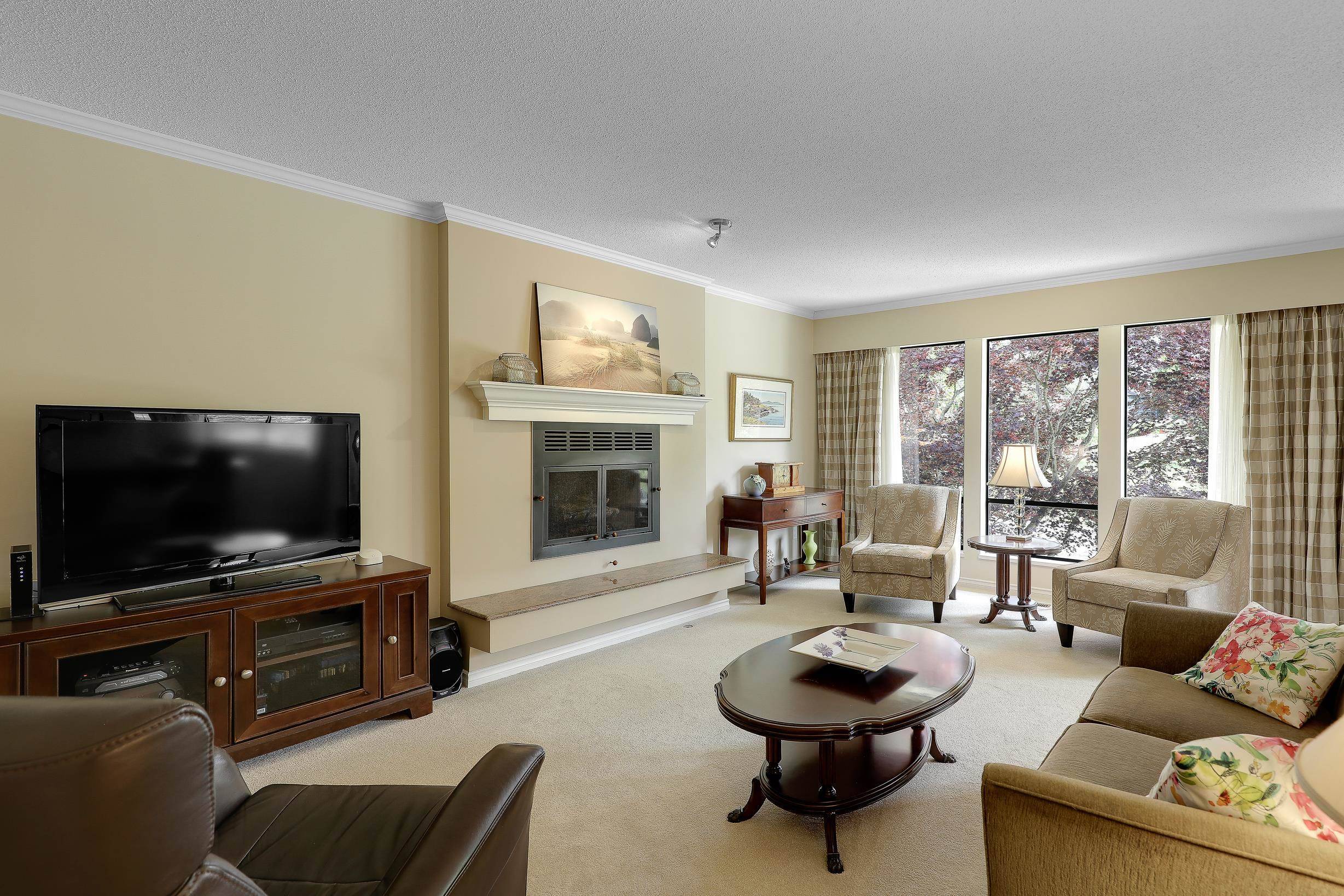 Surrey, BC V3S 6J2,8469 153a ST