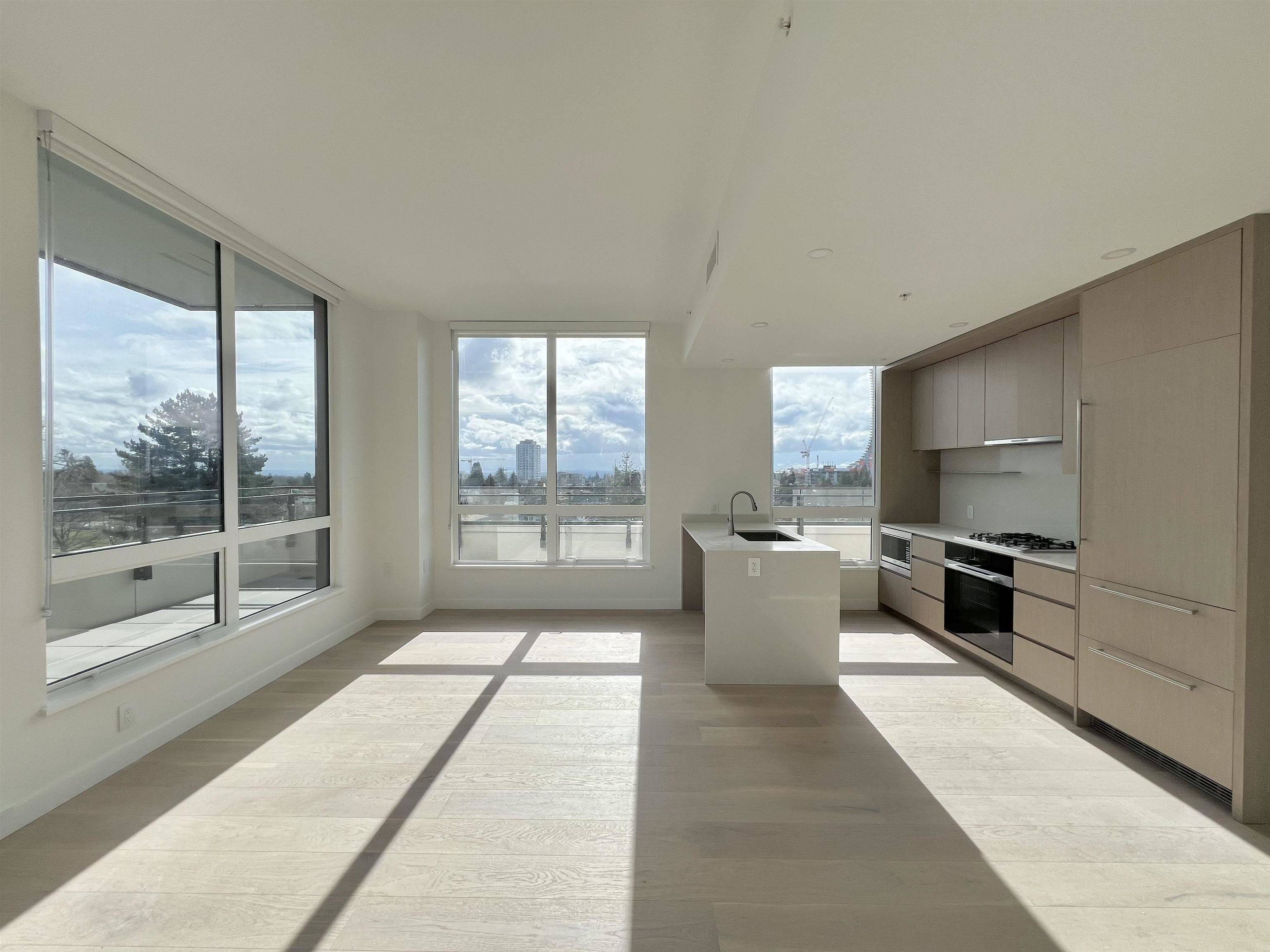 Vancouver, BC V5Z 2Z7,5212 Cambie ST #503