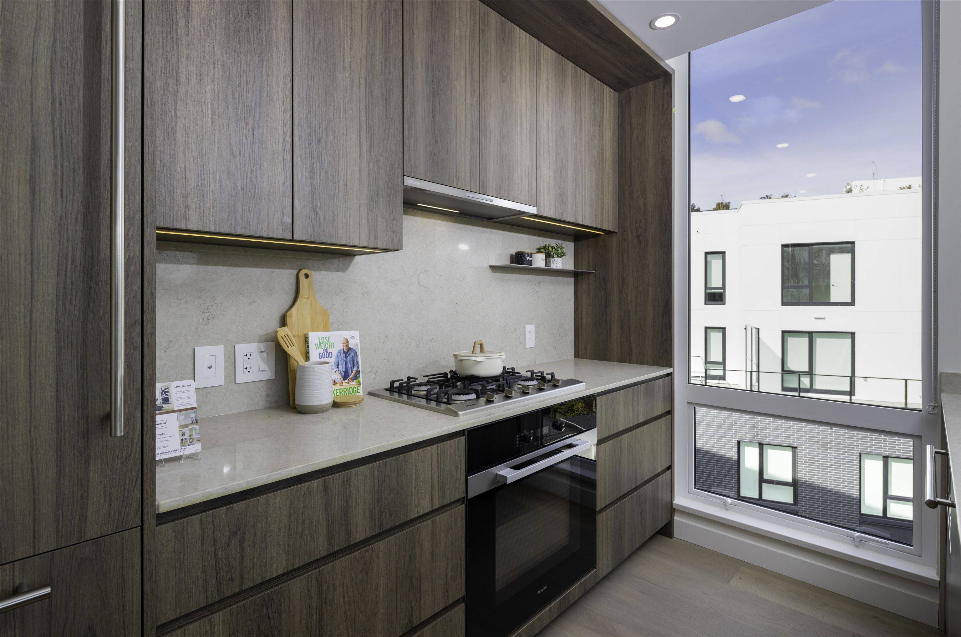 Vancouver, BC V5Z 2Z7,5212 Cambie ST #607