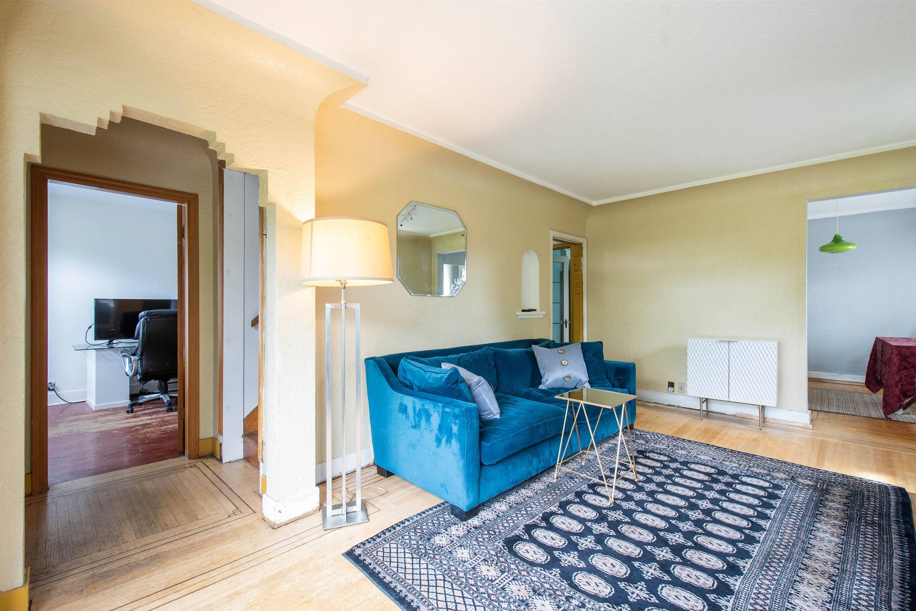 Vancouver, BC V5N 5E7,2686 Nanaimo ST
