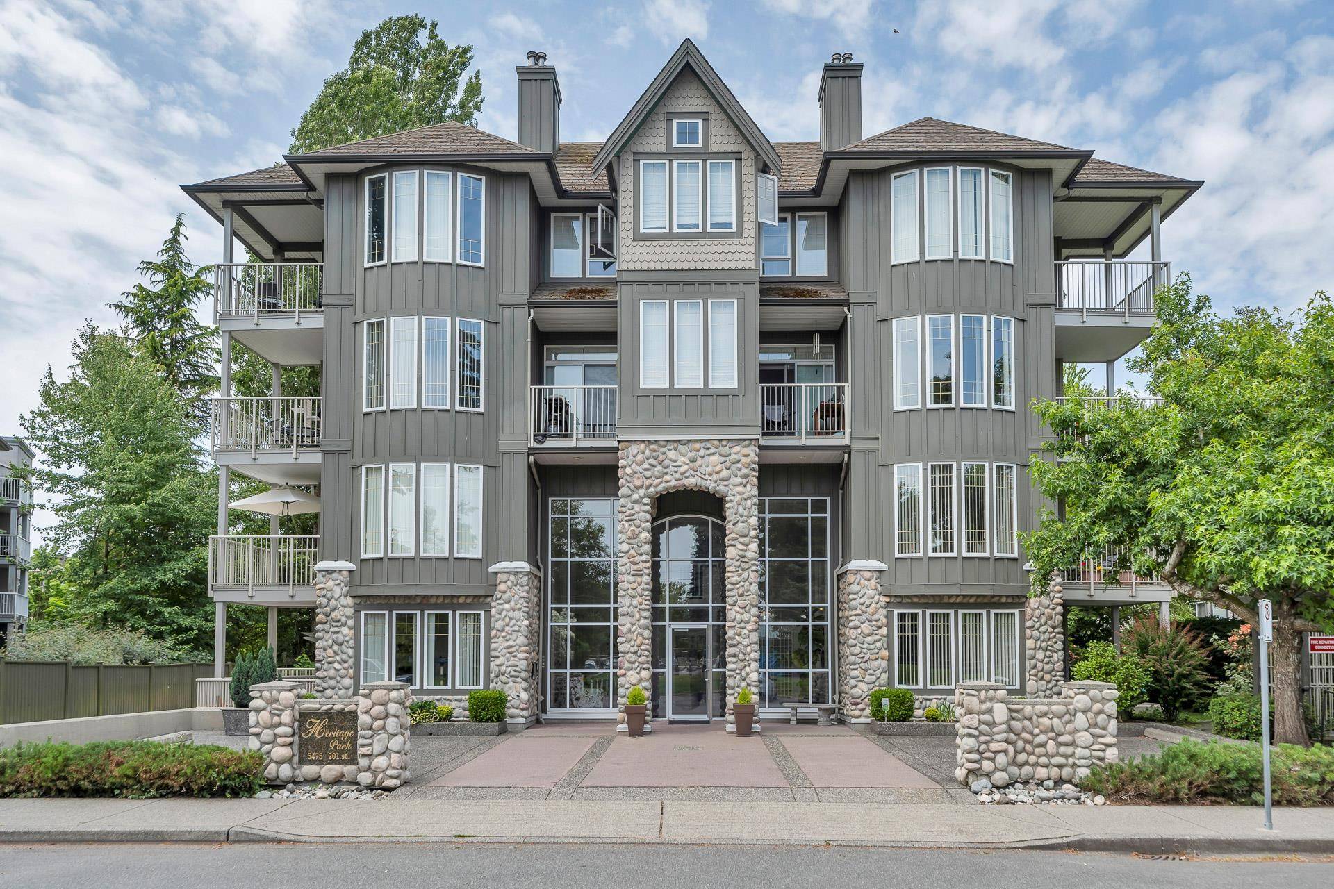 Langley, BC V3A 1P8,5475 201 ST #207