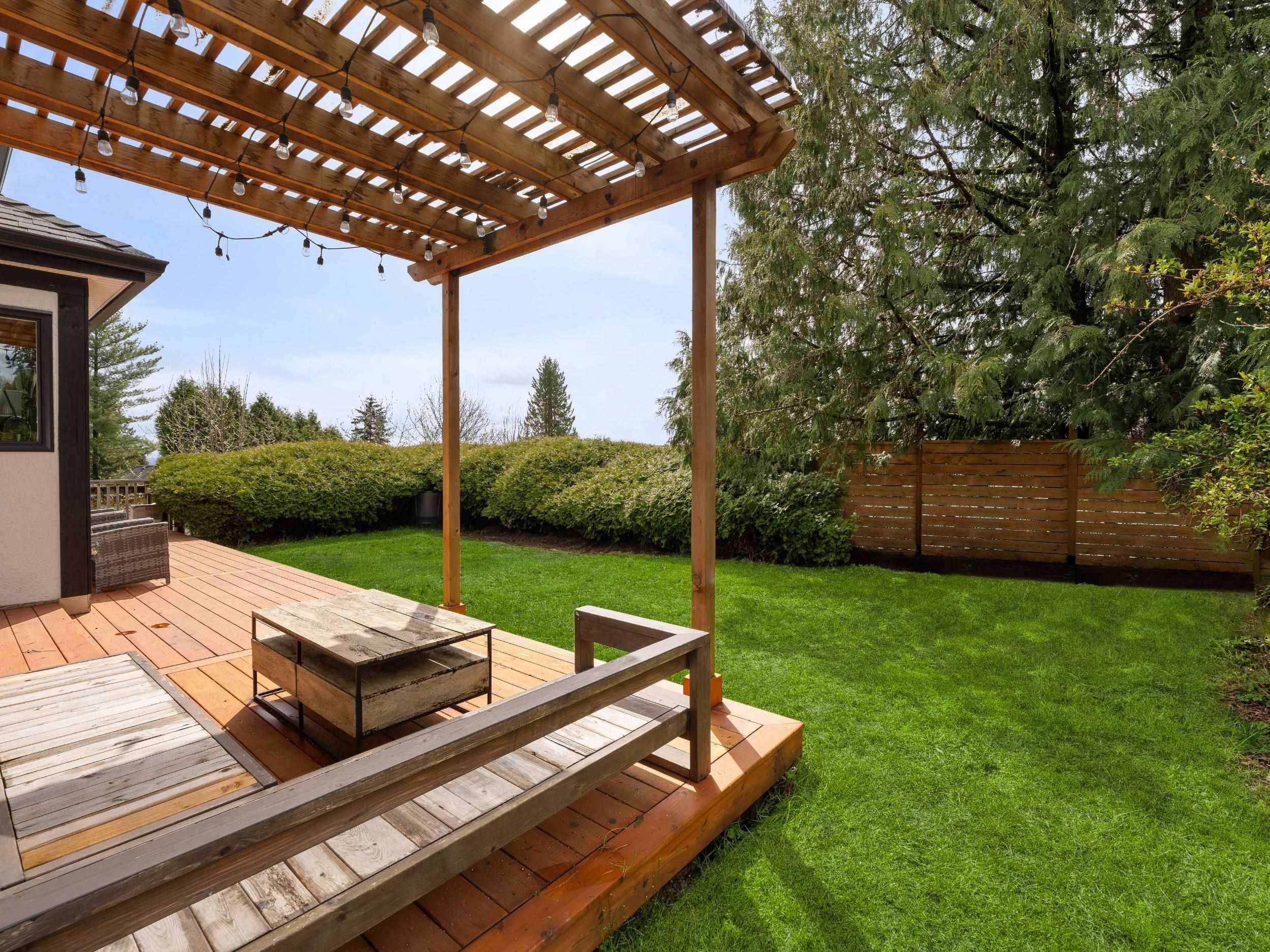Coquitlam, BC V3K 6C5,374 Balfour DR